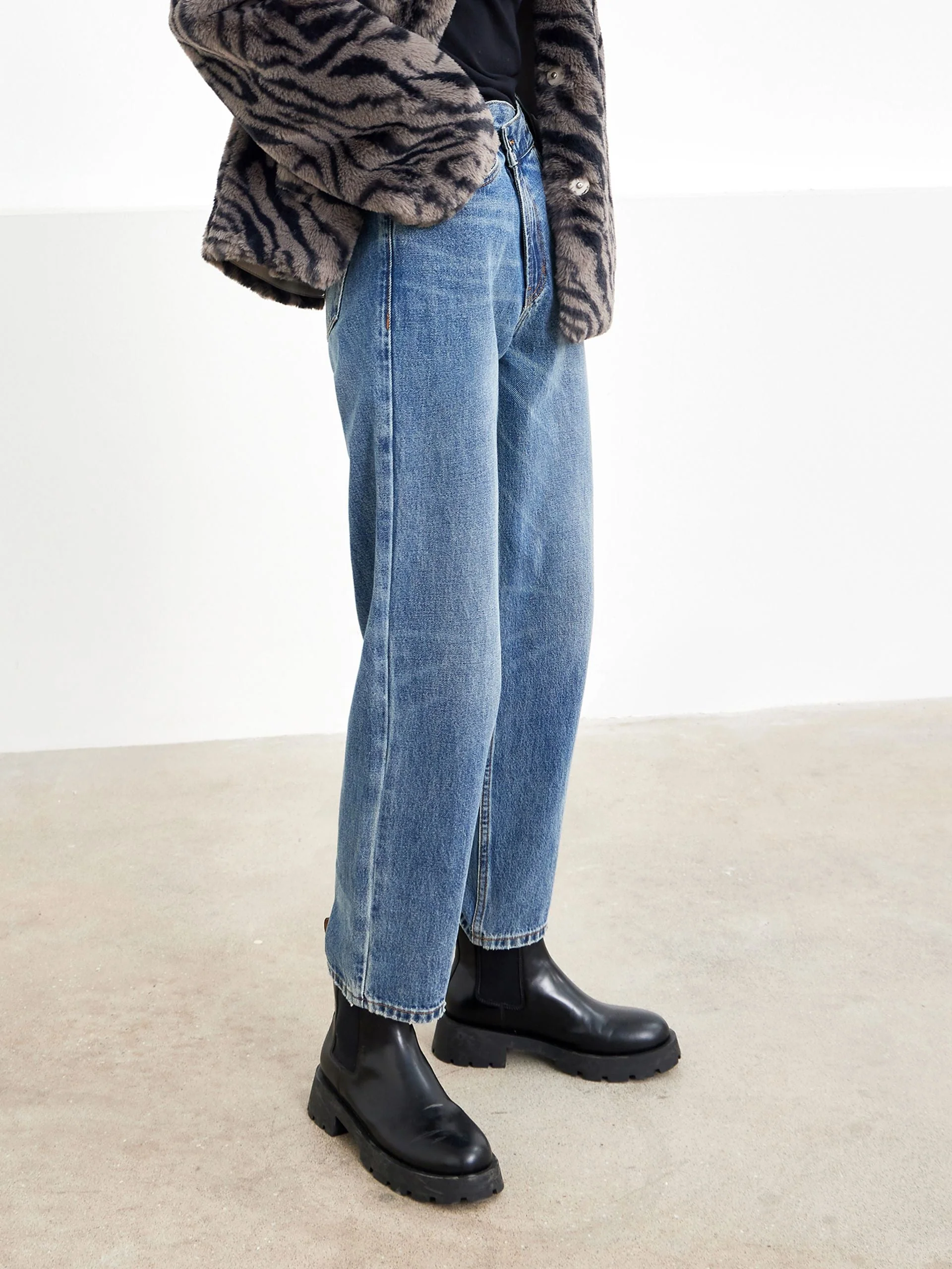 Asymmetric Waistband Faded Tapered Jeans - Image 3