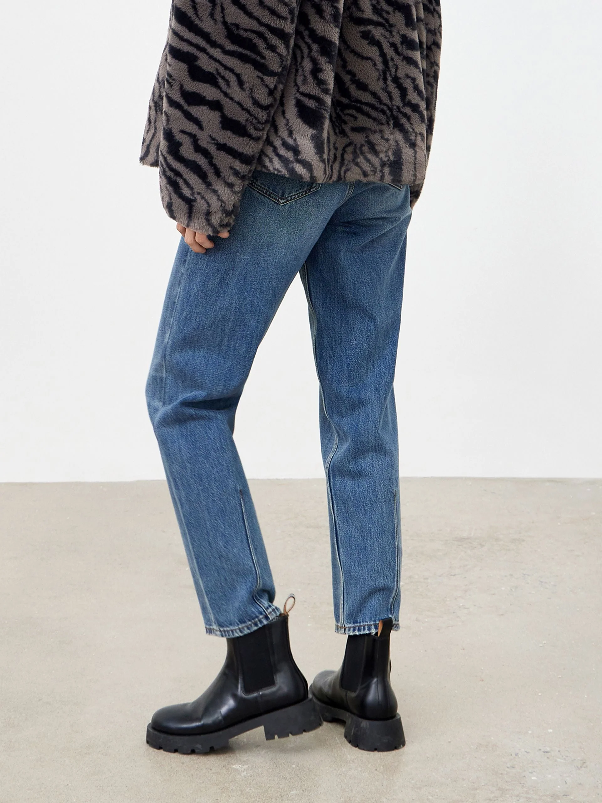 Asymmetric Waistband Faded Tapered Jeans - Image 4