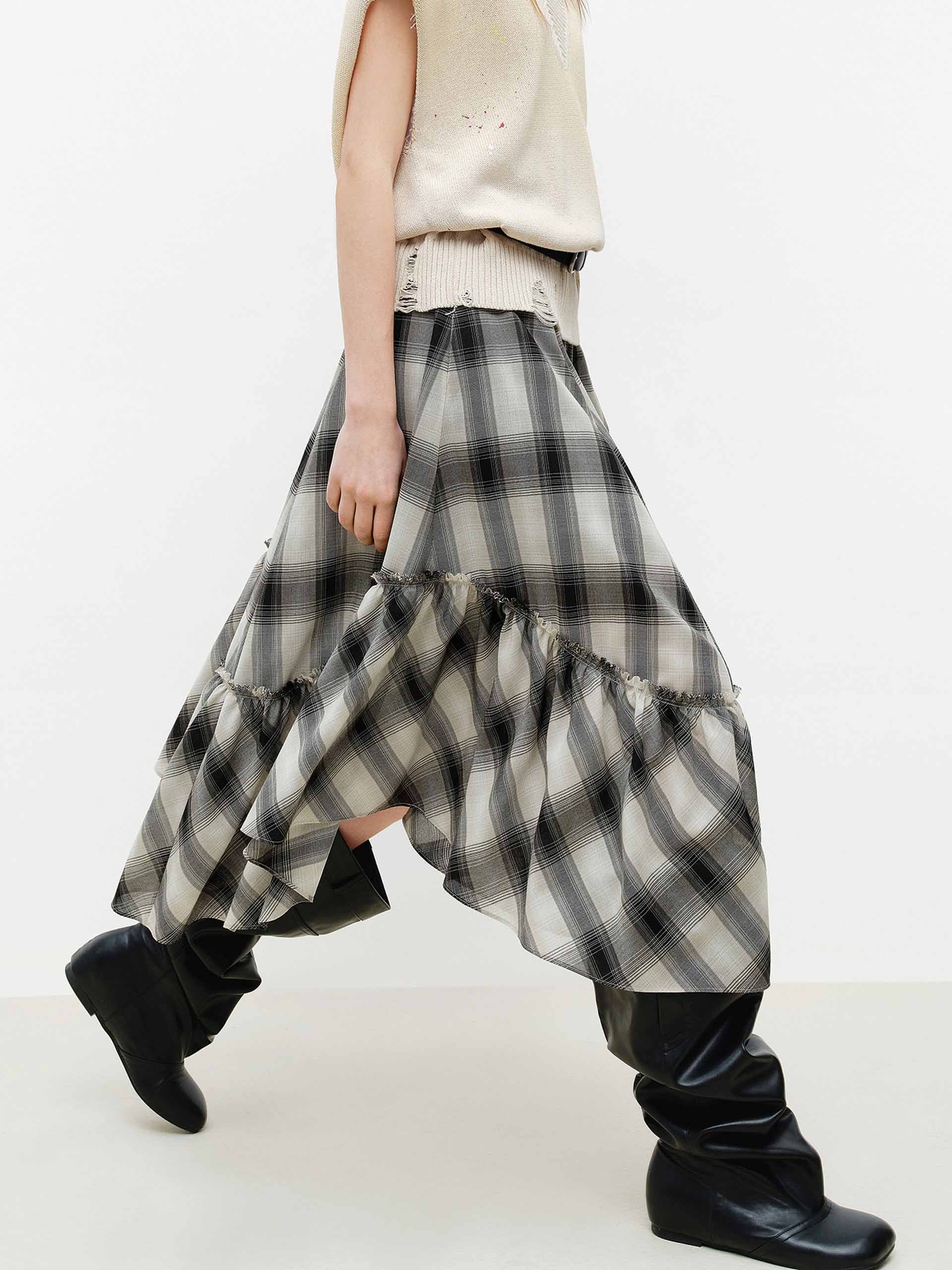 Asymmetrical Hem Plaid Skirt - Image 3