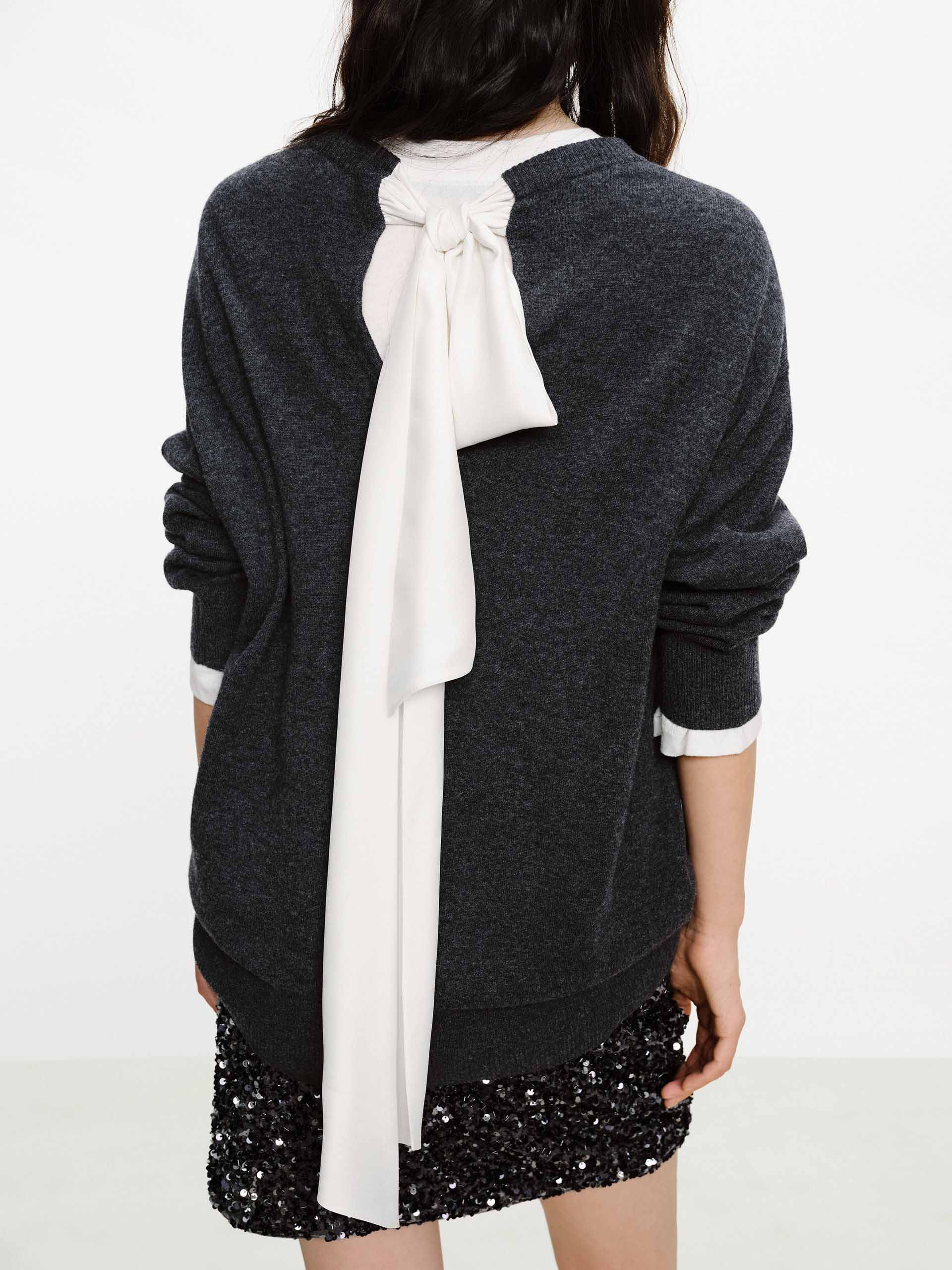 Back Silk Tie Knit Sweater - Image 9