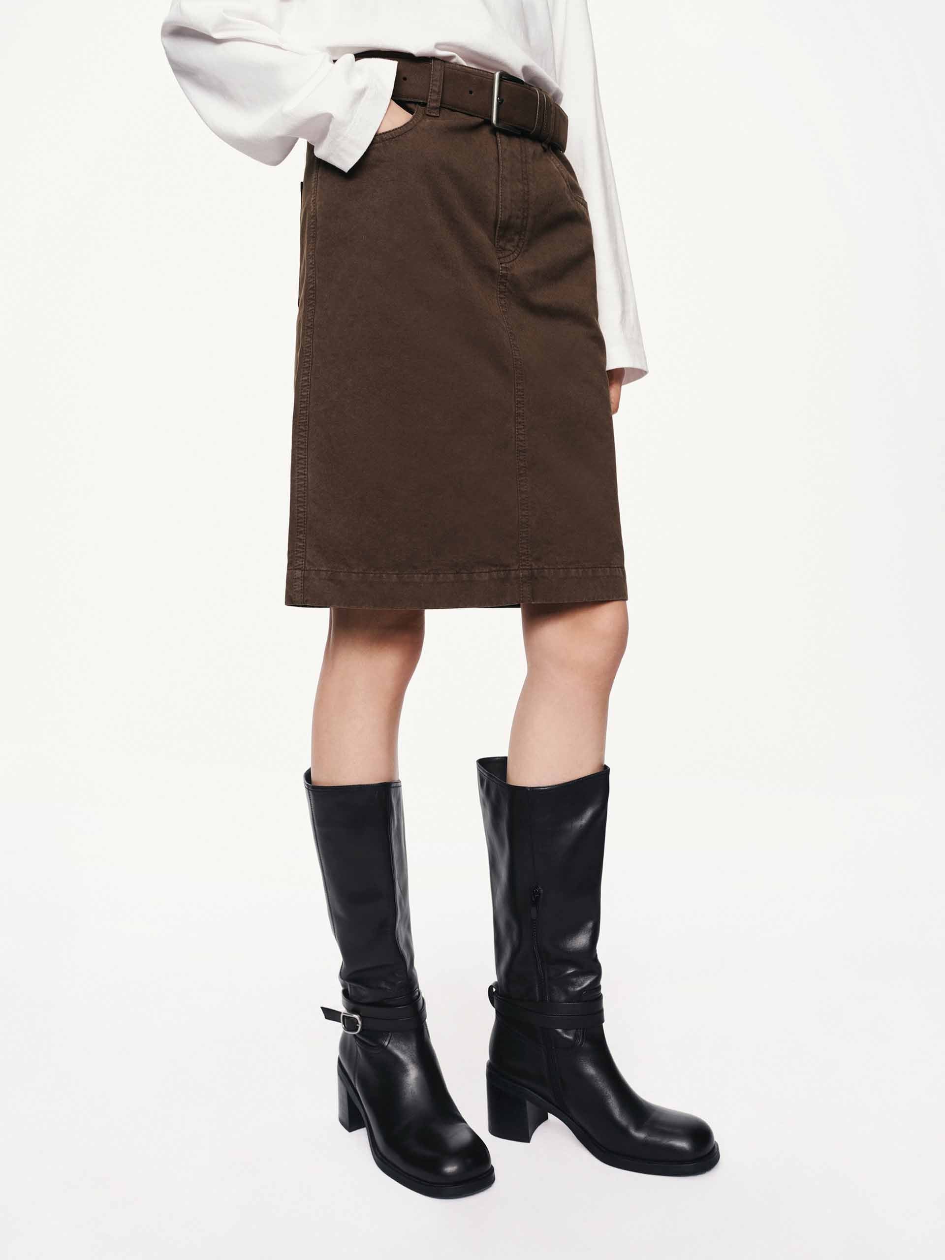Back Slit Cotton Mini Skirt - Image 3