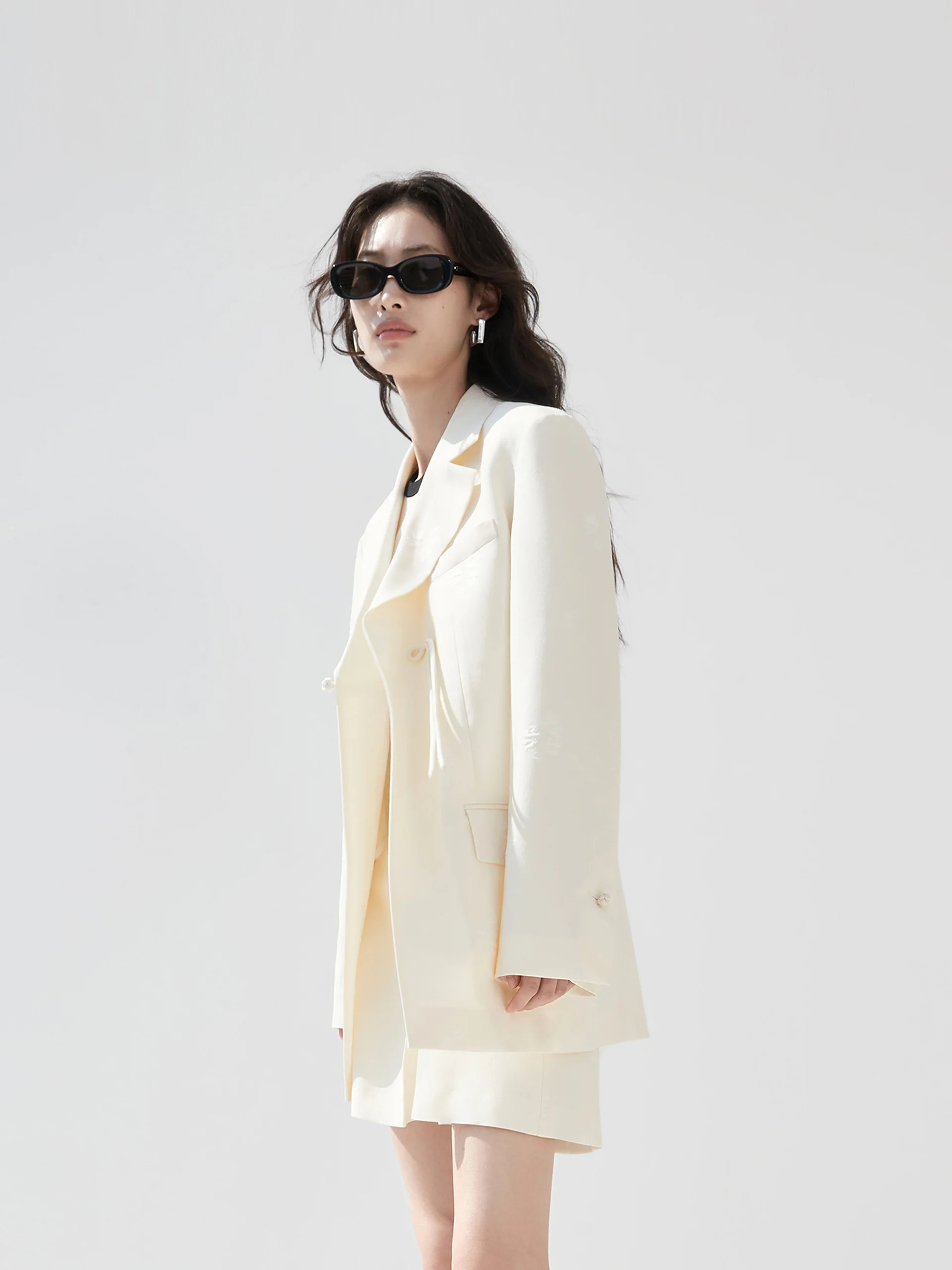 Cheongsam Buckle Wool Blend Blazer - Image 3