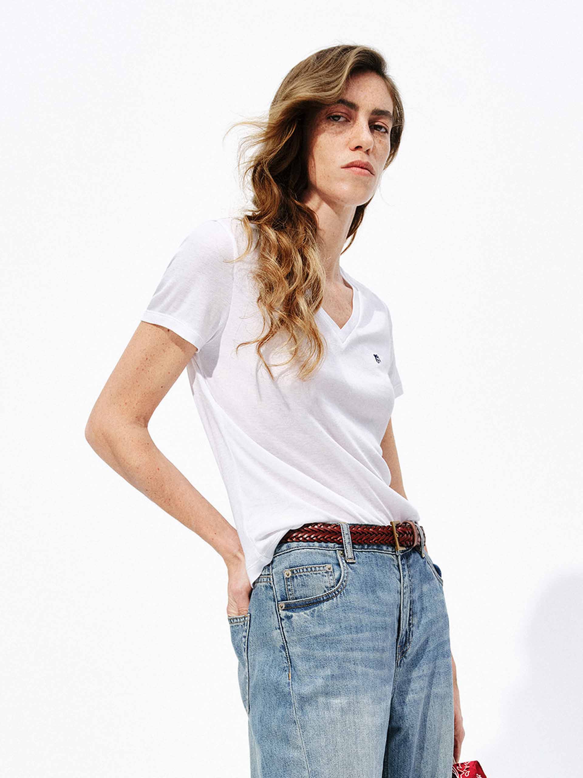 Comfy Fitted V-Neck T-shirt - Image 6