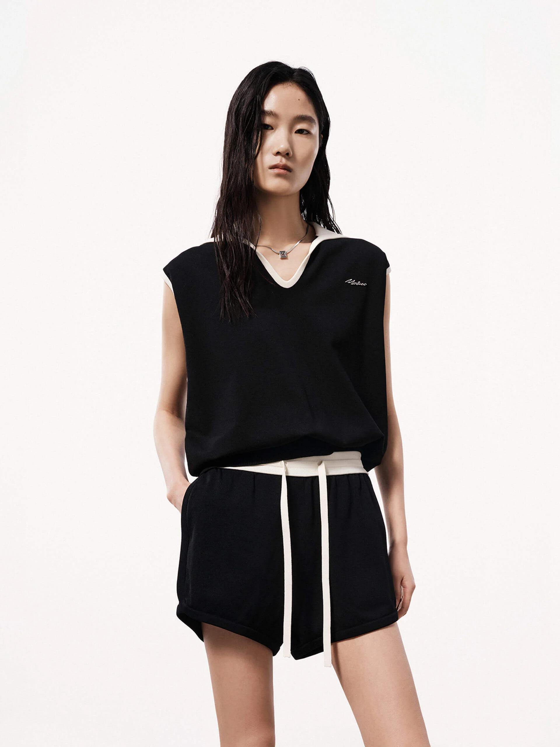 Contrast Collar Sleeveless Top - Image 9