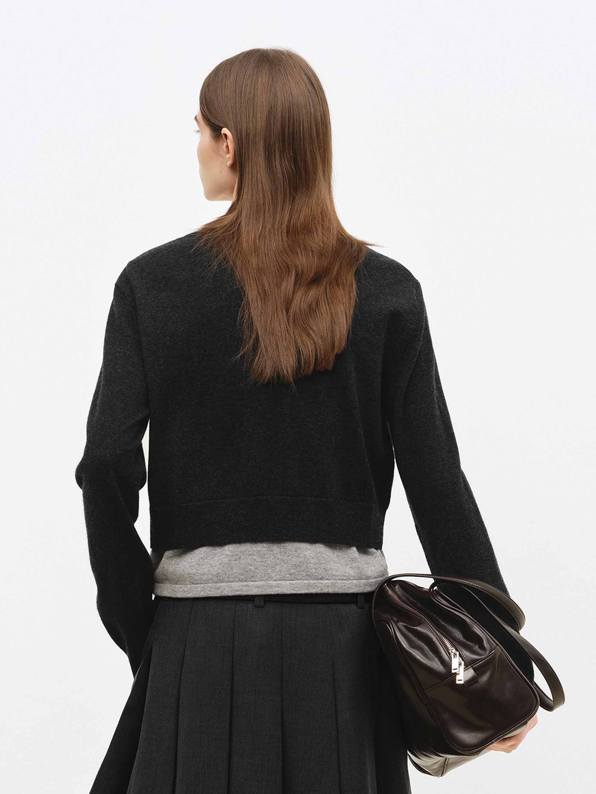 Contrast Layered Cropped Sweater - Image 14