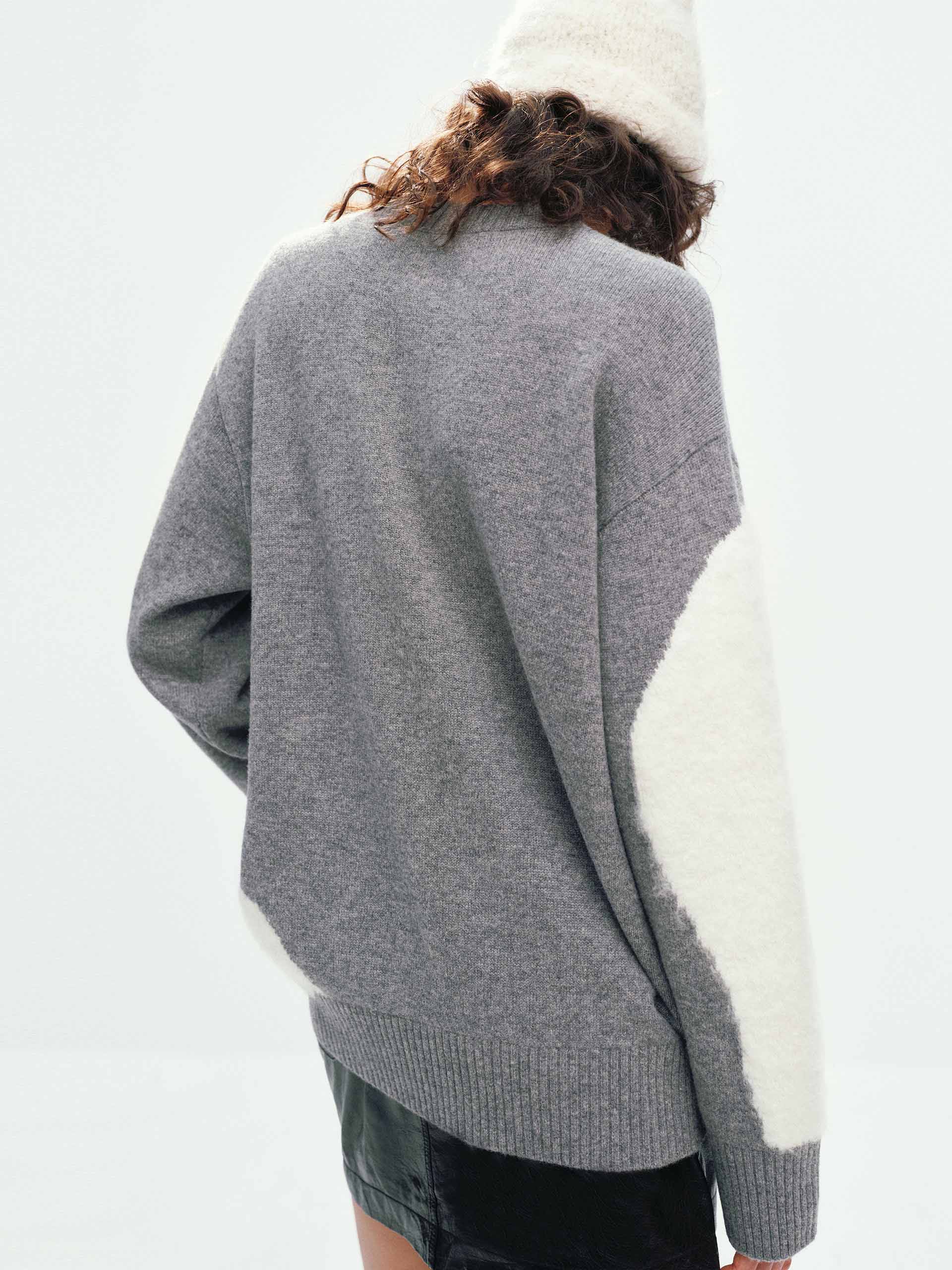 Contrast Polar Bear Pattern Sweater - Image 6