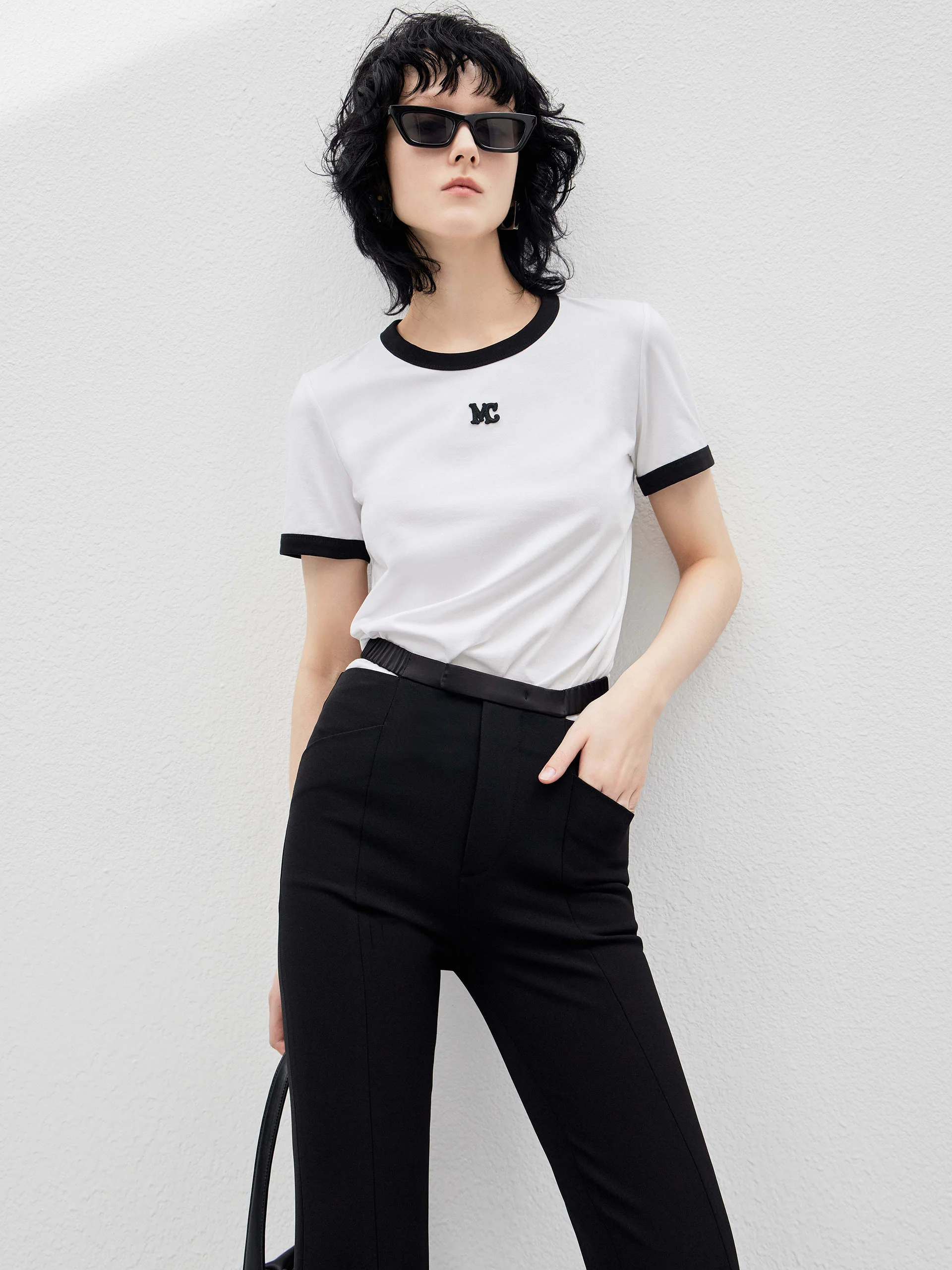 Contrast Round Neck T-shirt - Image 9