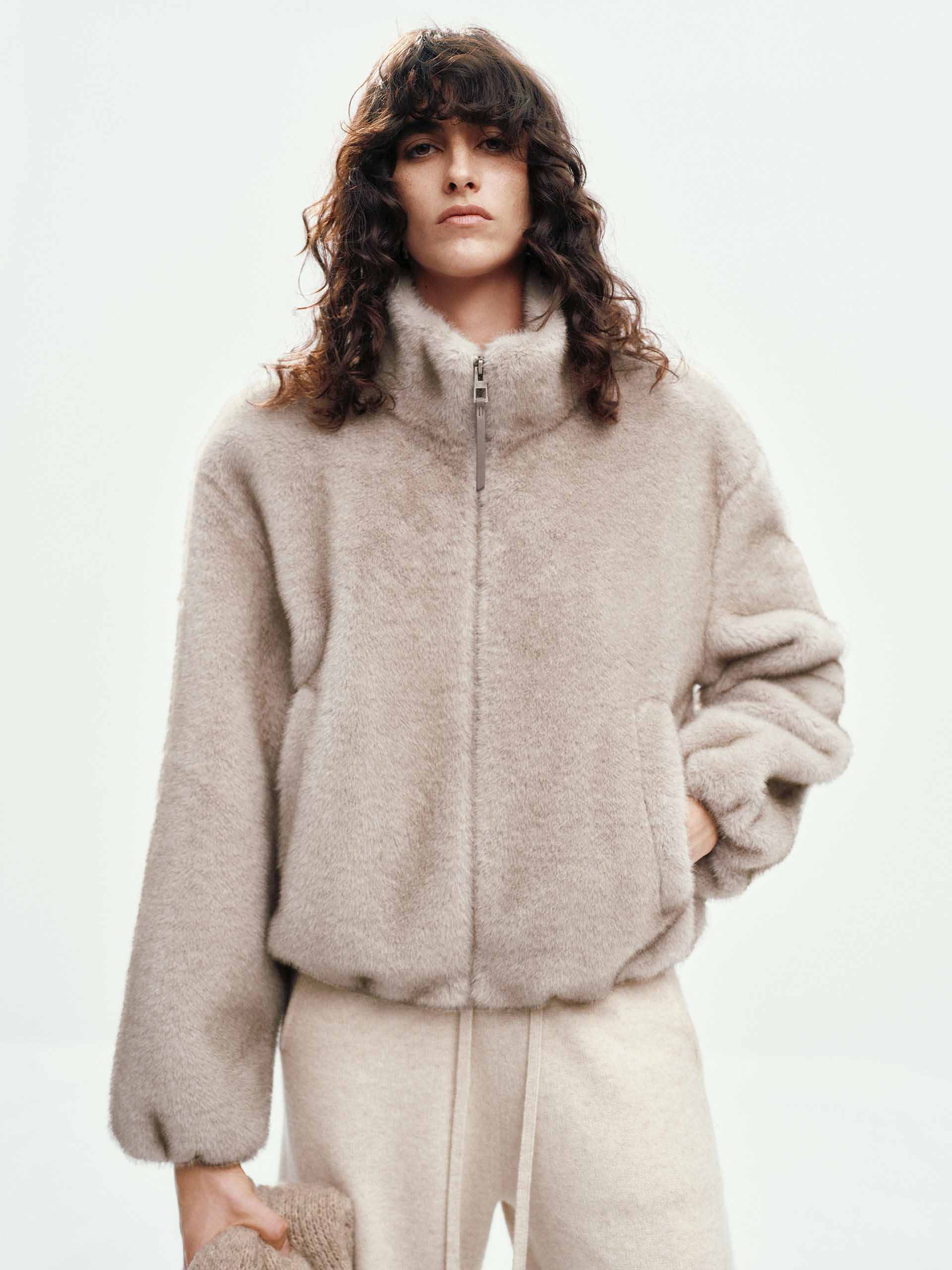 Cropped Fit Faux Fur Coat