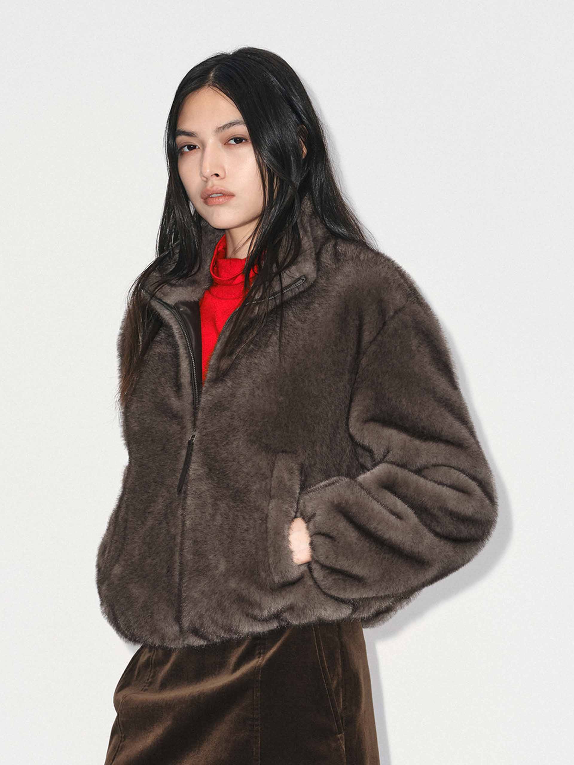 Cropped Fit Faux Fur Coat - Image 10
