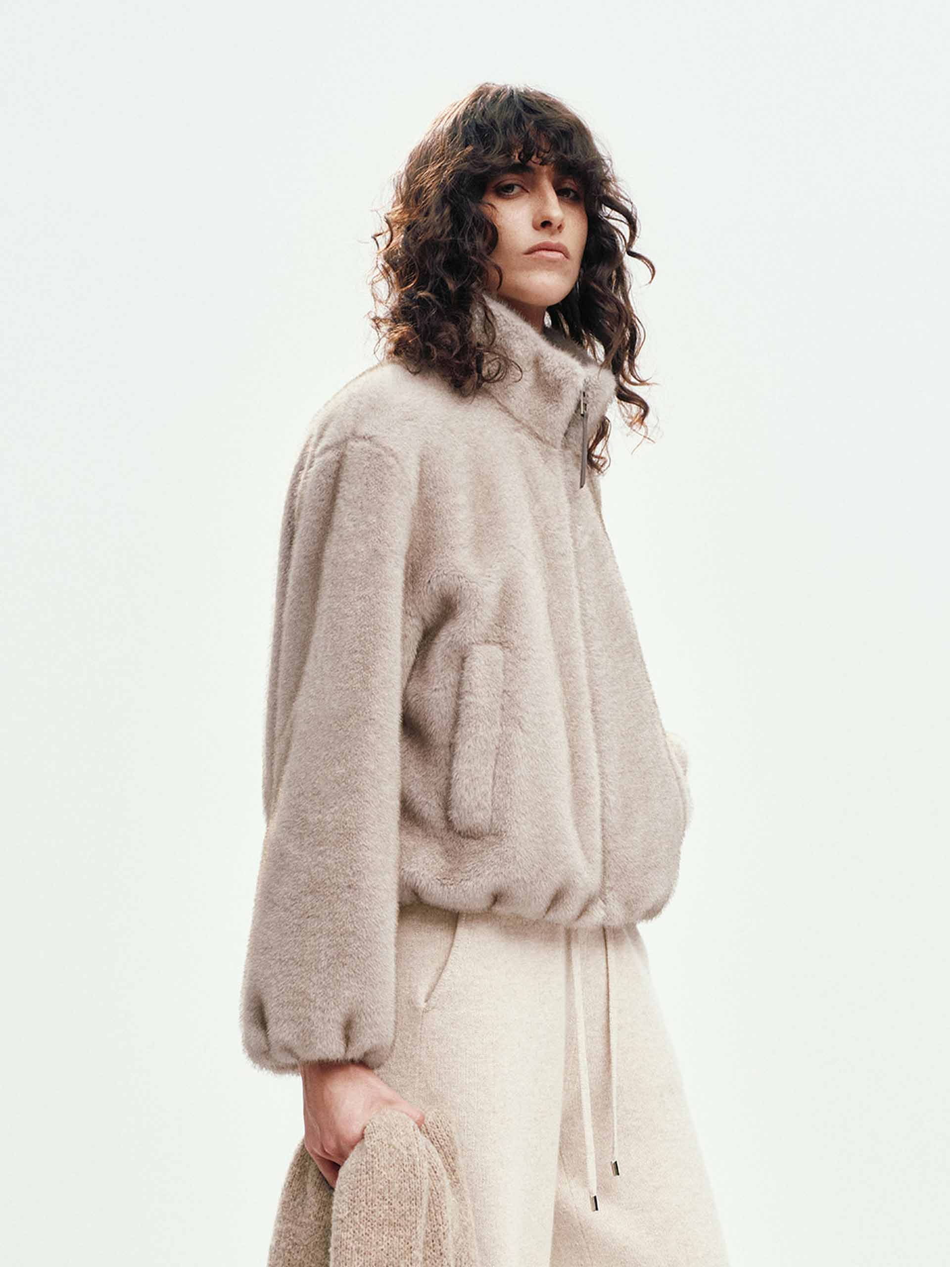 Cropped Fit Faux Fur Coat - Image 7