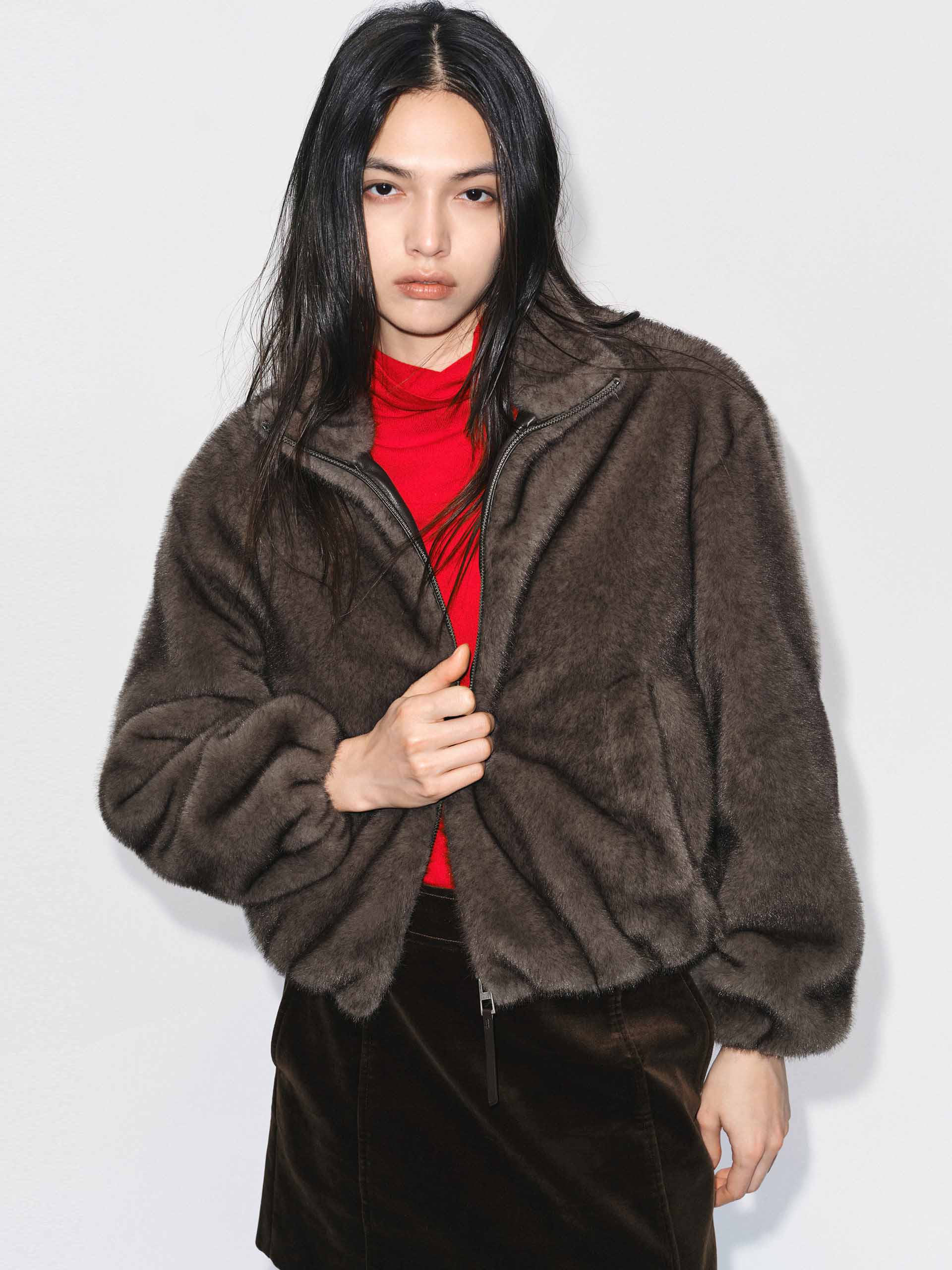 Cropped Fit Faux Fur Coat - Image 8