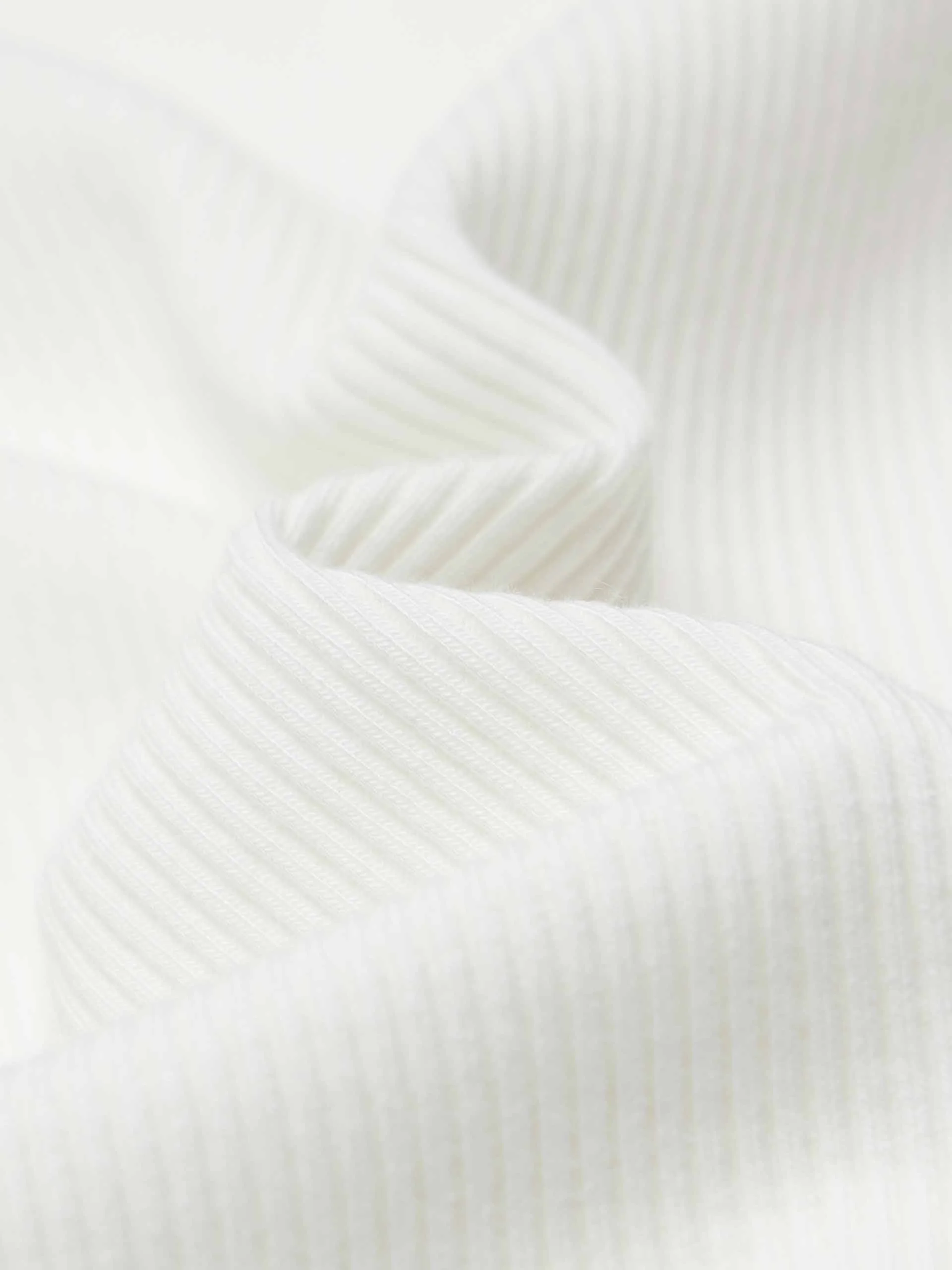 Cropped Knitted Tank Top - Image 4