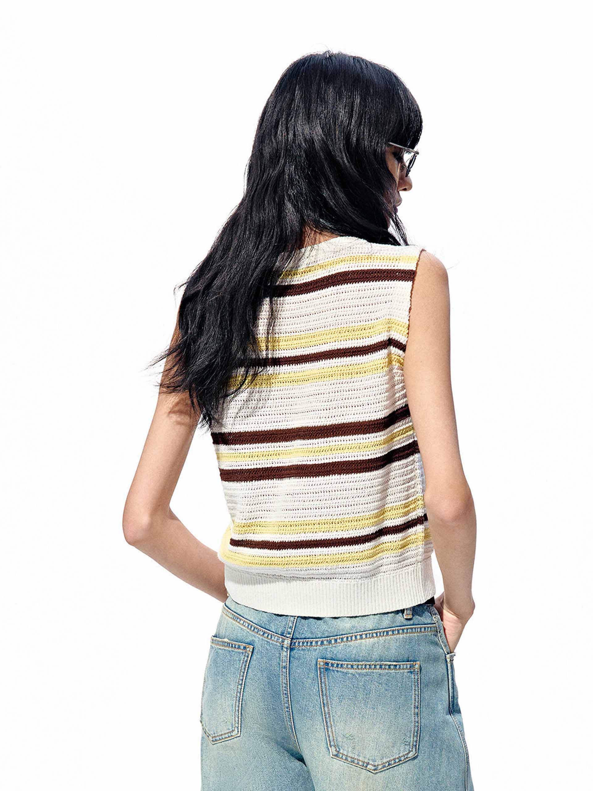 Cropped Striped Knitted Vest - Image 3