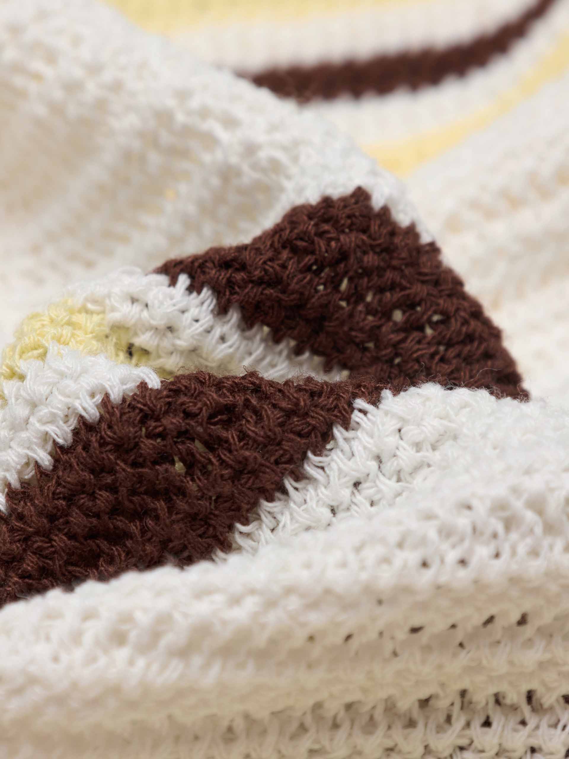 Cropped Striped Knitted Vest - Image 4