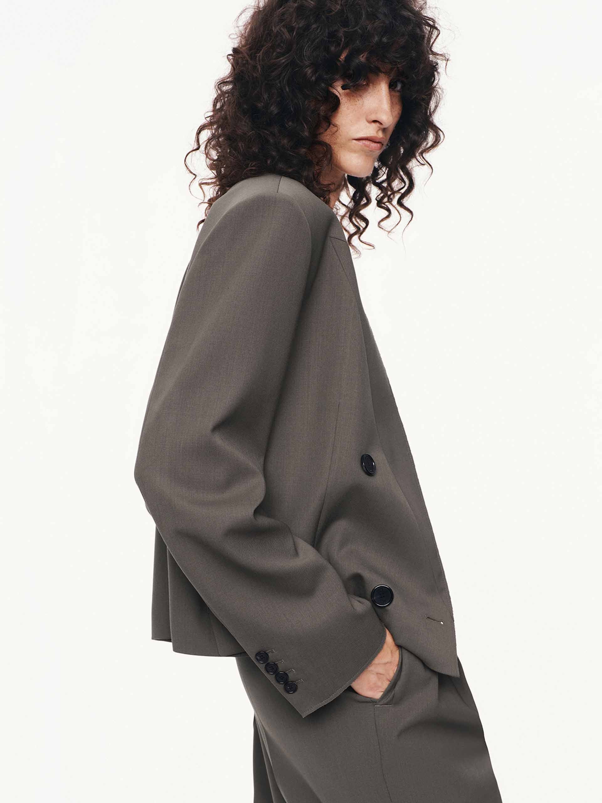 Cropped Structured Blazer - Image 3