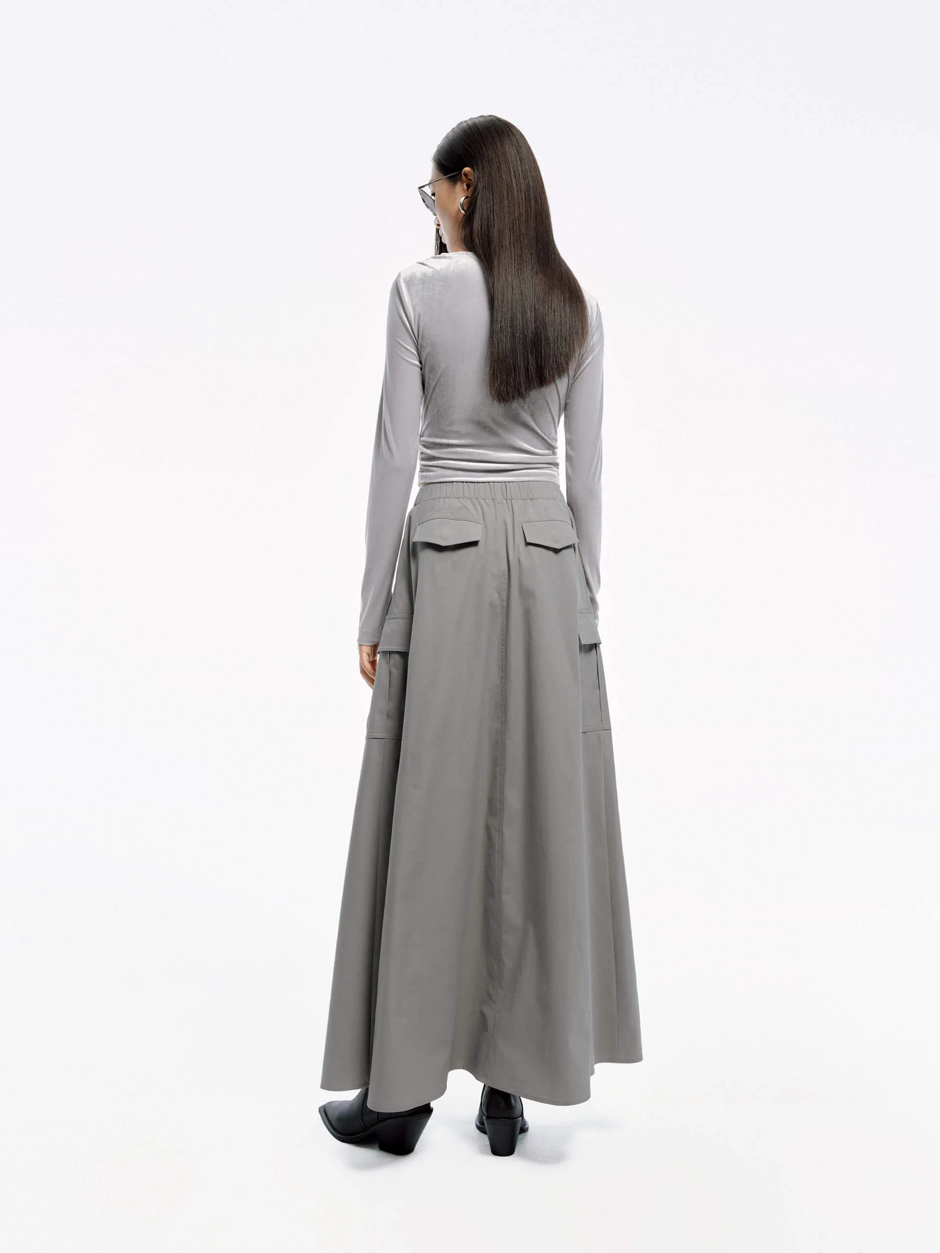 Cropped V-neck Top - Image 15
