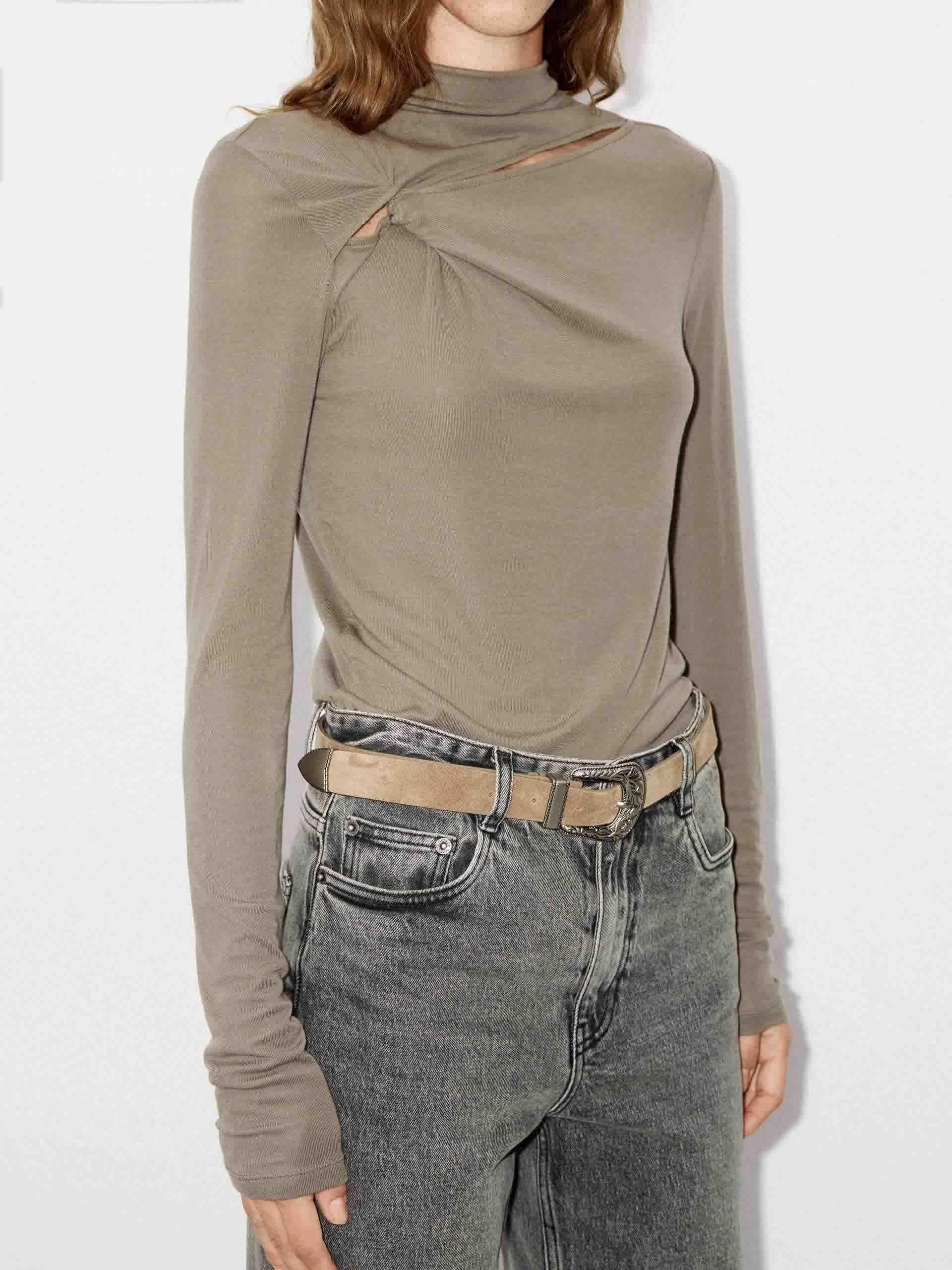 Cutout Detail Fitted Top - Image 8