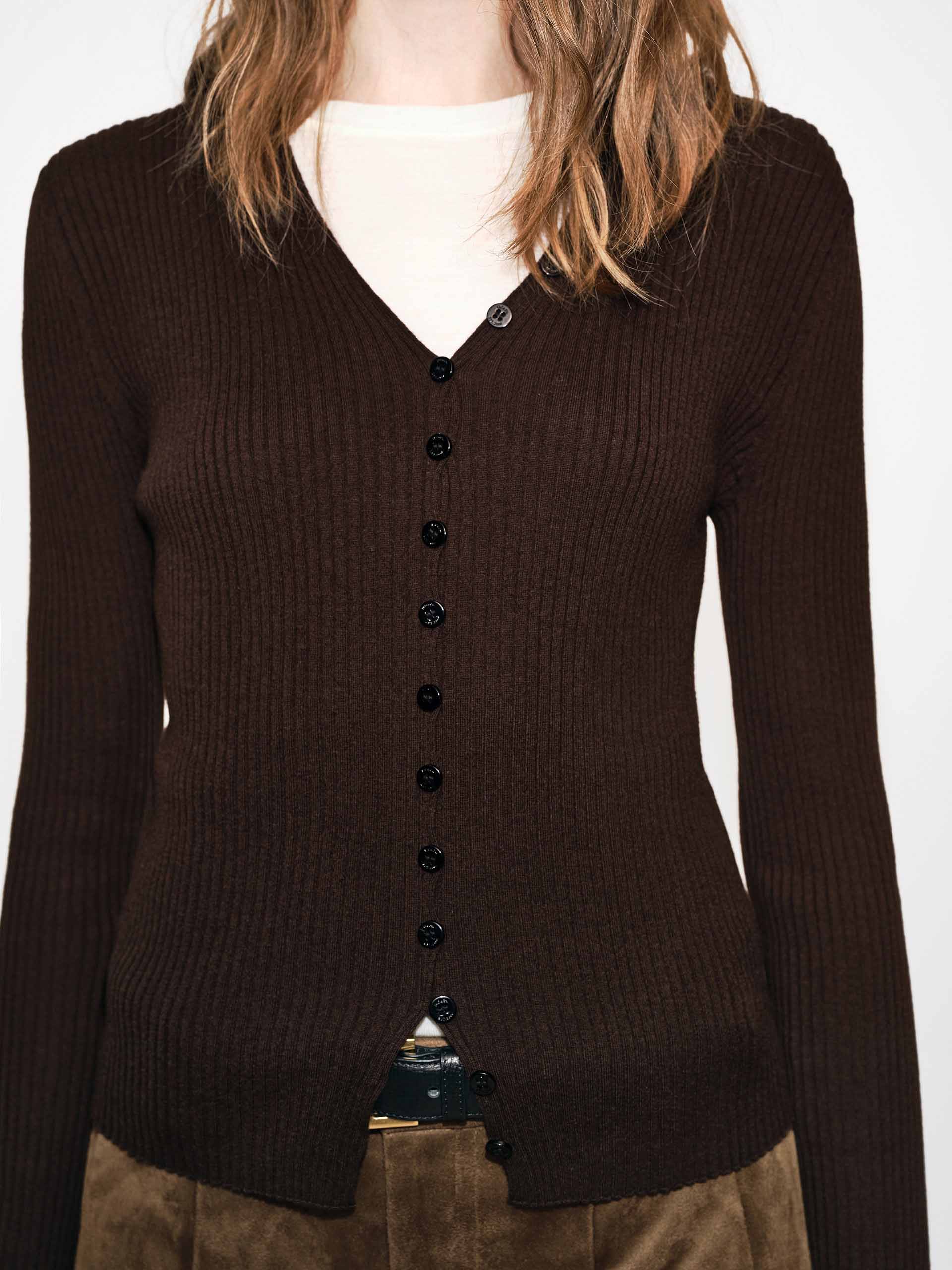 Fitted V-neck Button Cardigan - Image 7