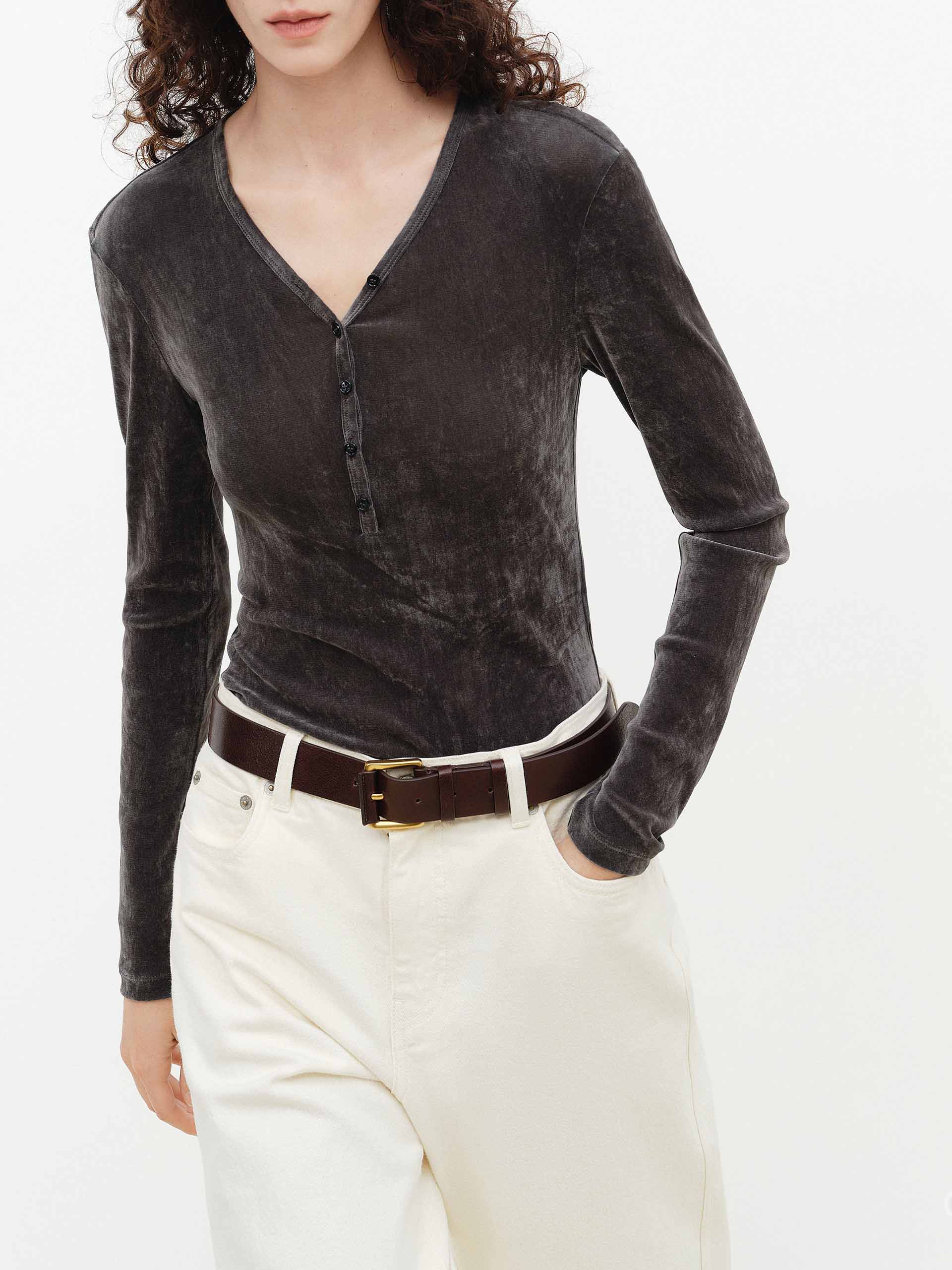 Fitted V-neck Velvet Blouse - Image 7