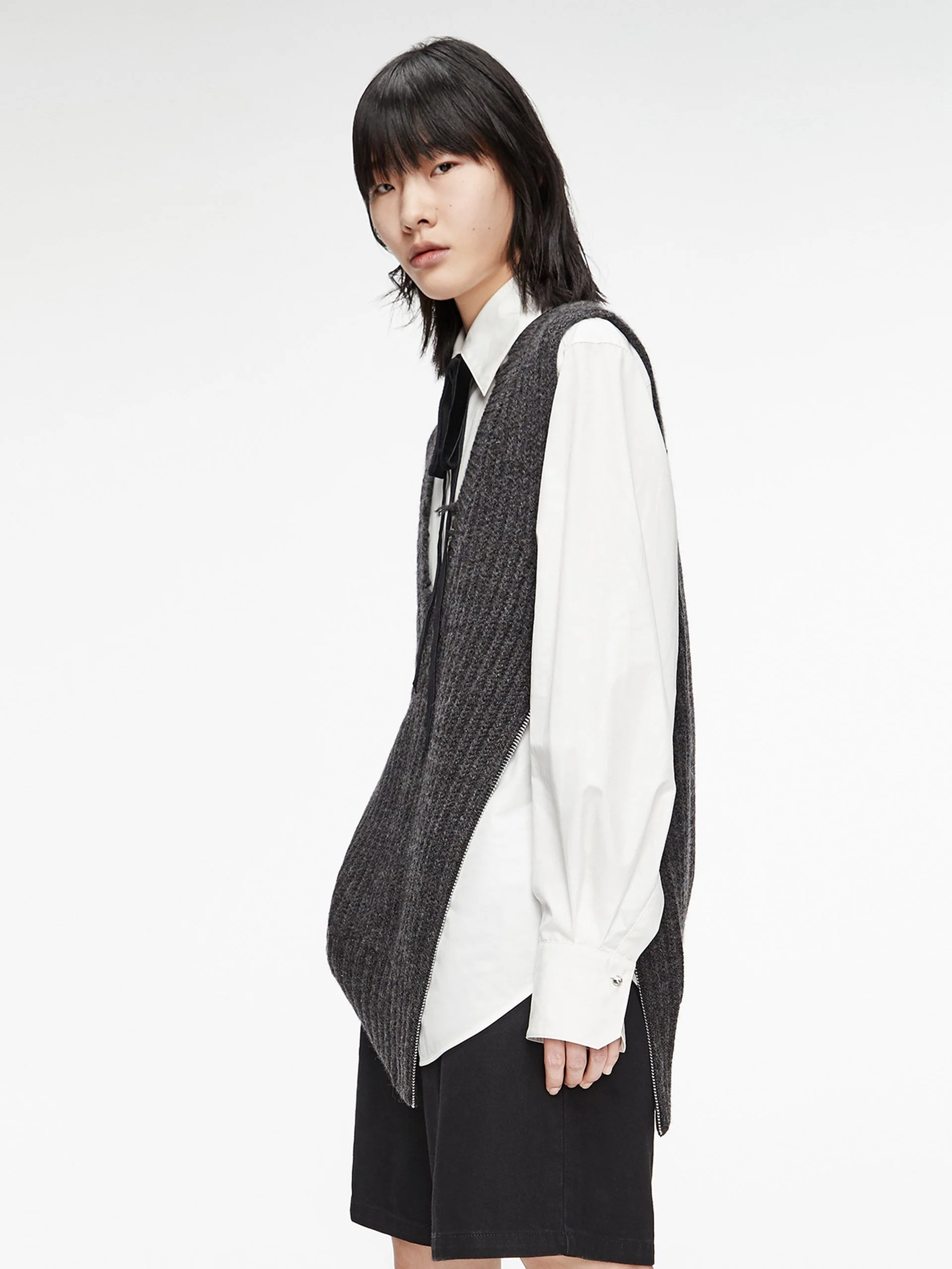 Frayed V-Neck Wool Knit Vest - Image 3