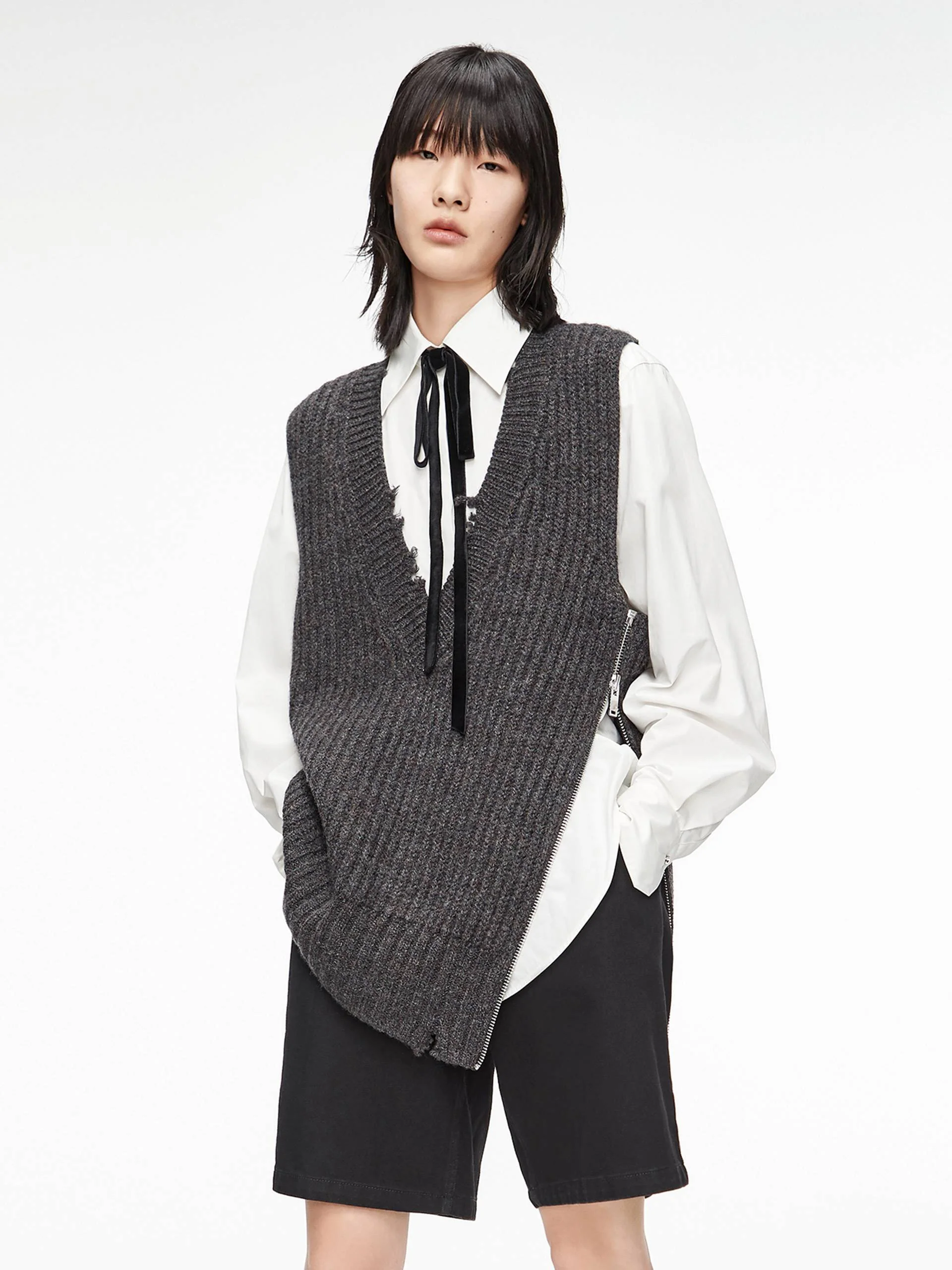 Frayed V-Neck Wool Knit Vest - Image 6