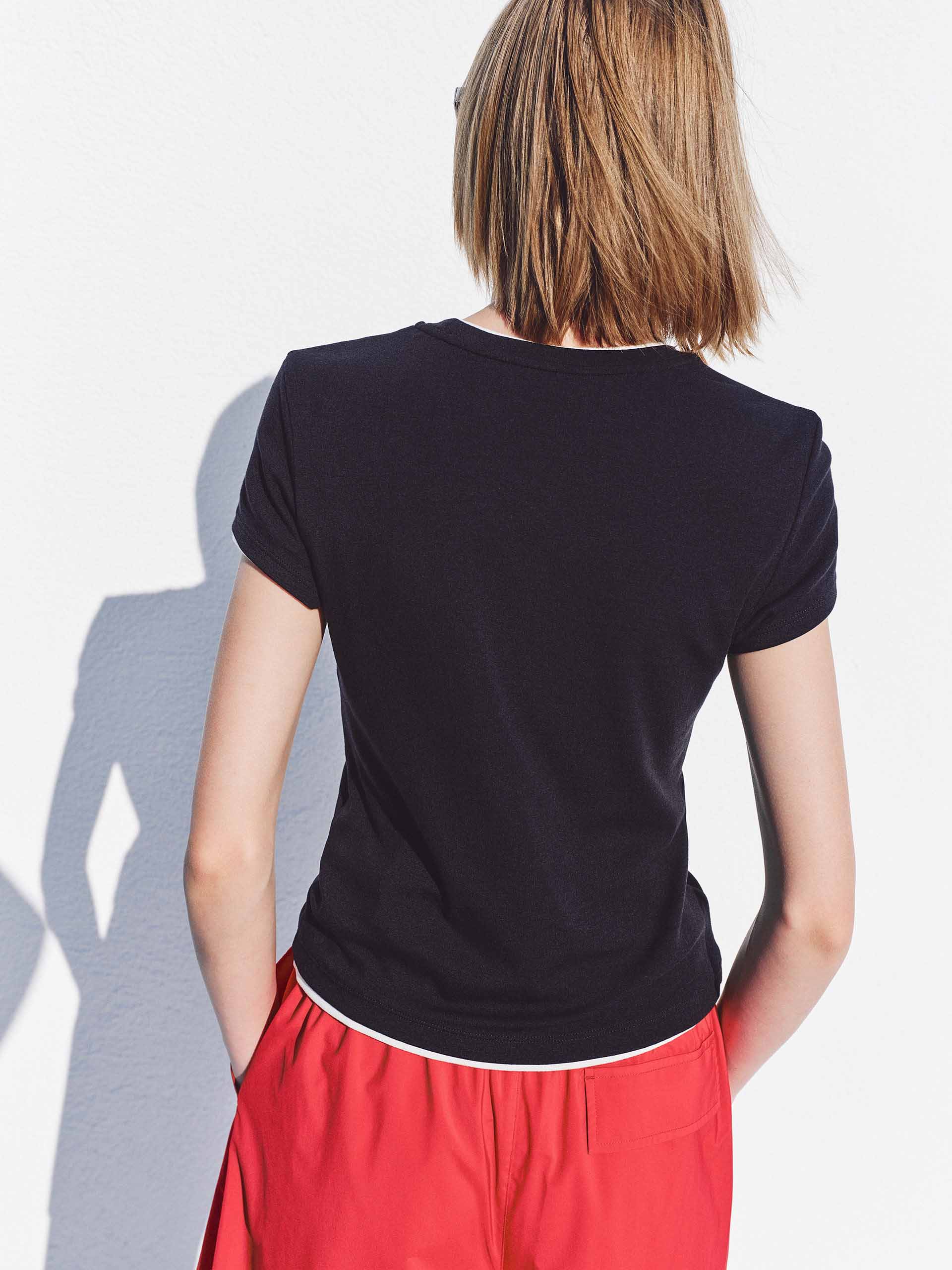 Front Logo Cropped T-shirt - Image 11