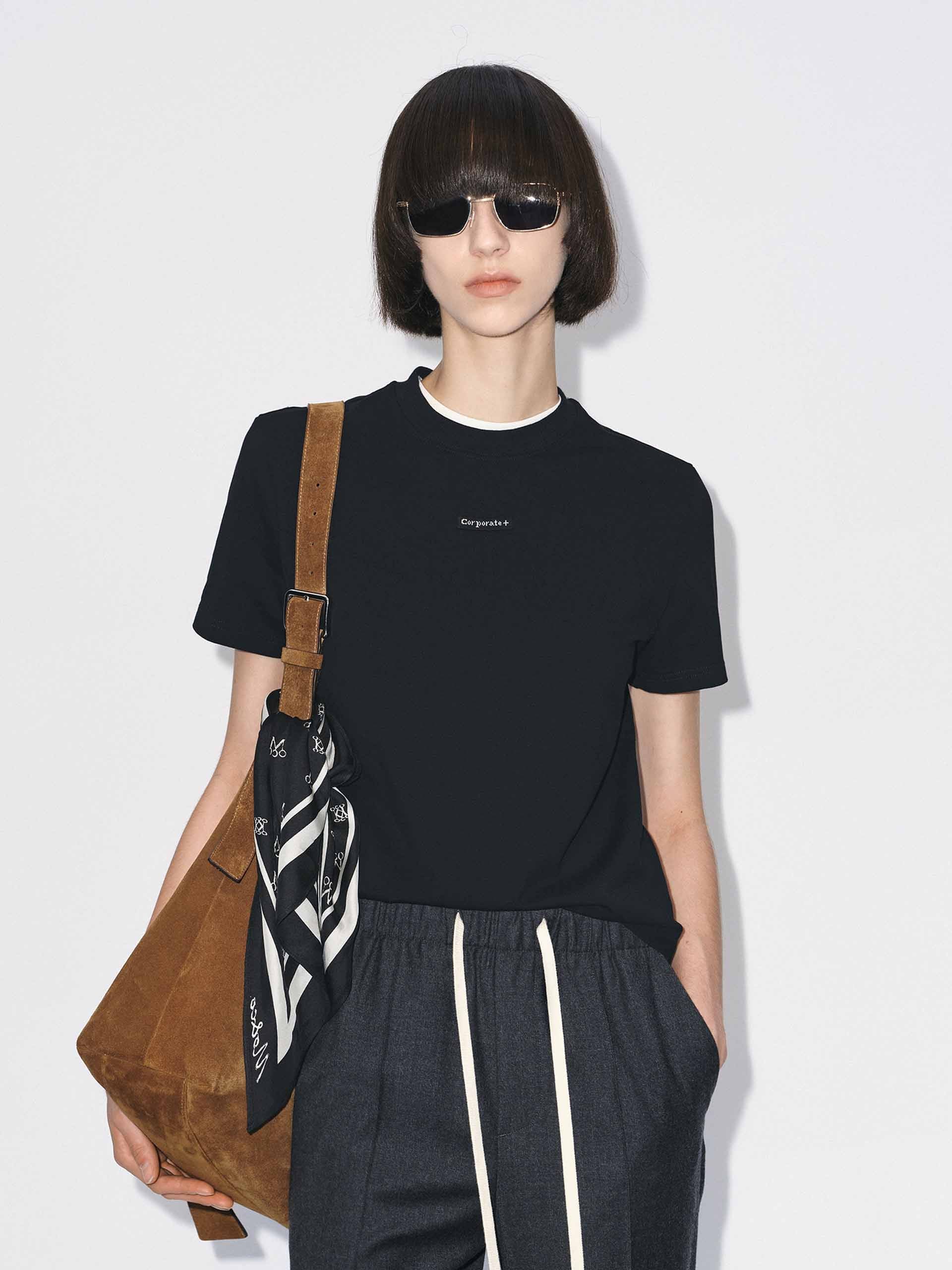 Front Woven Label T-shirt - Image 8