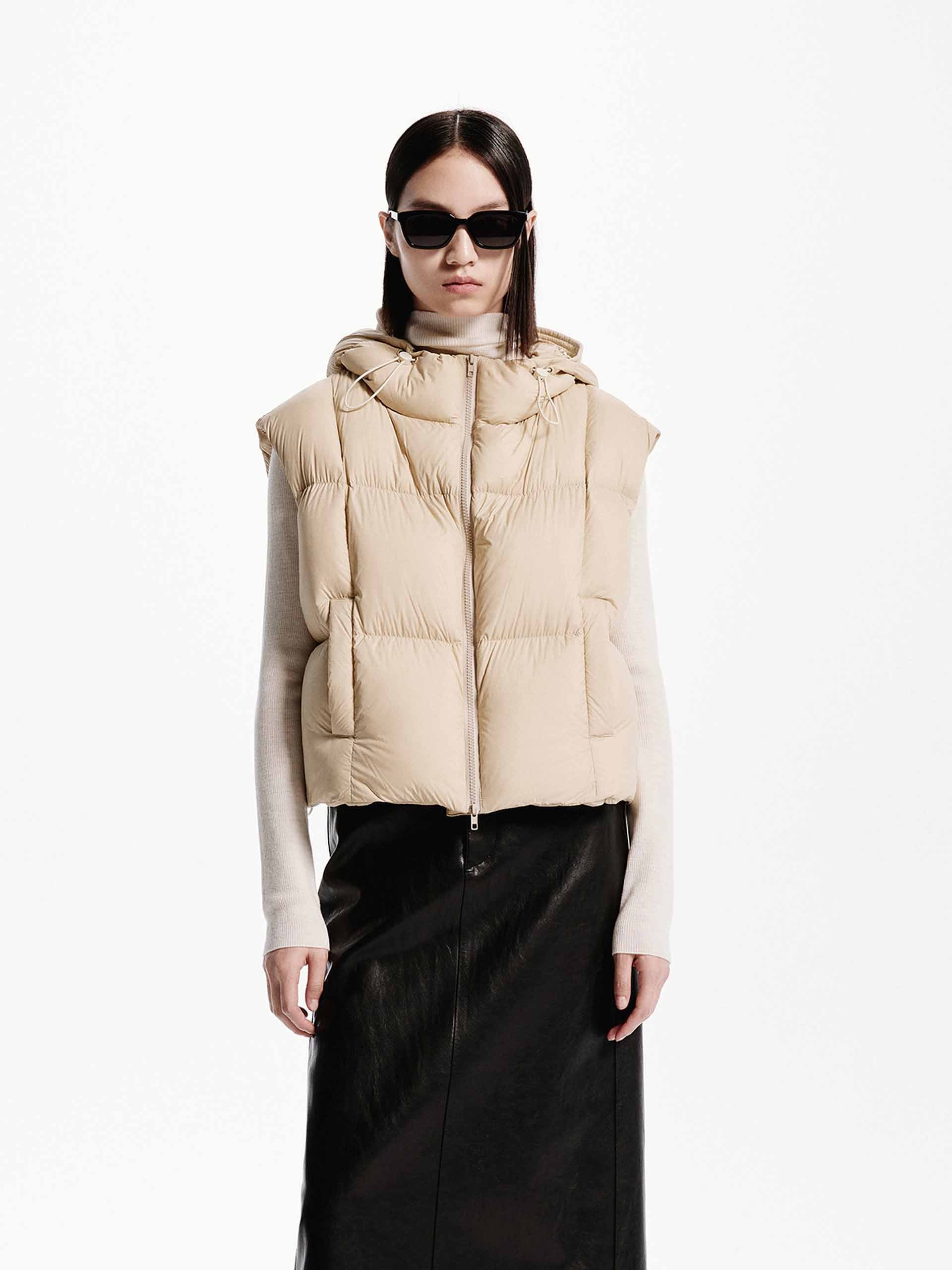 Hooded Quilted Puffer Vest - Image 9