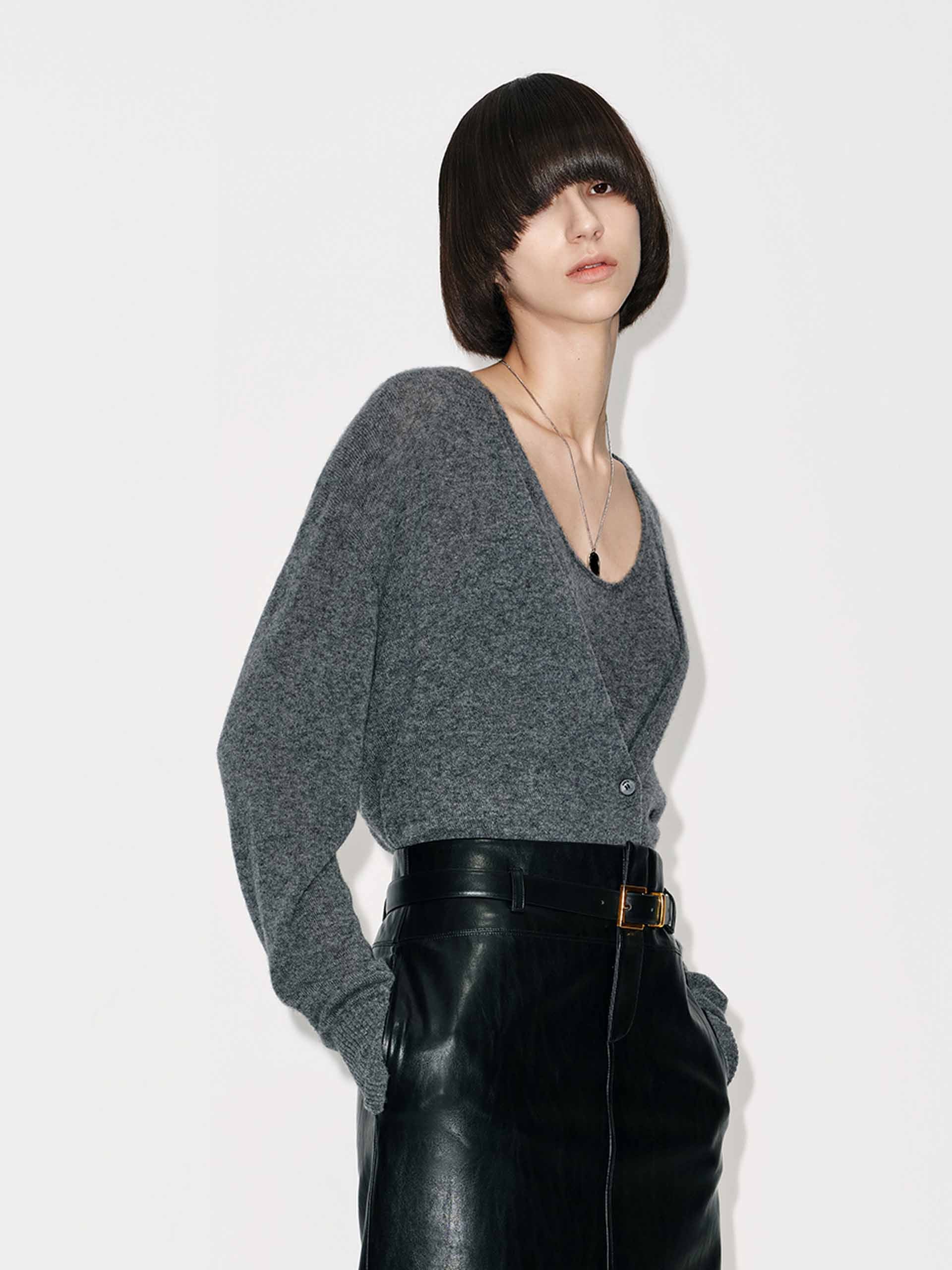 Included Cashmere Cardigan Set - Image 11