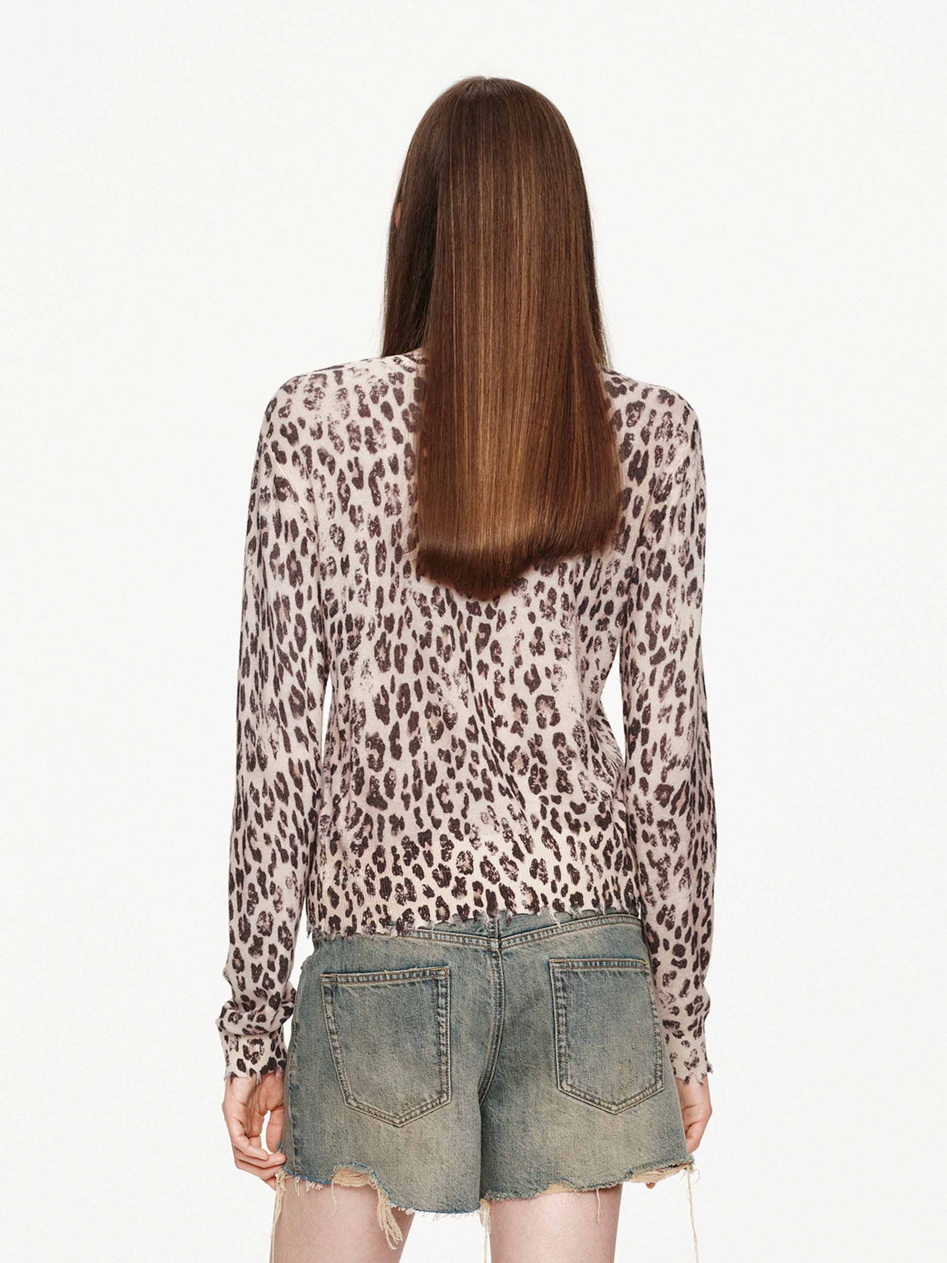Leopard Print Cropped Cardigan - Image 3