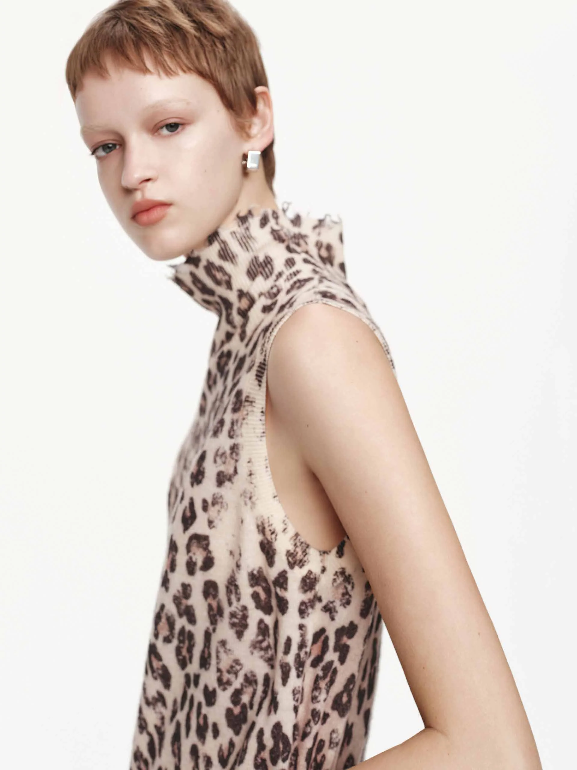 Leopard Print Turtleneck Sweater - Image 7