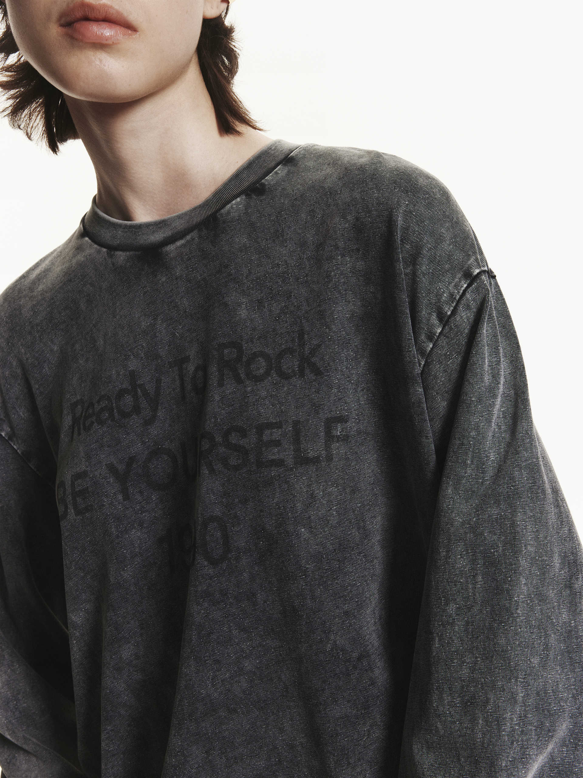 Distressed Letter Print Vintage T-shirt - Image 2