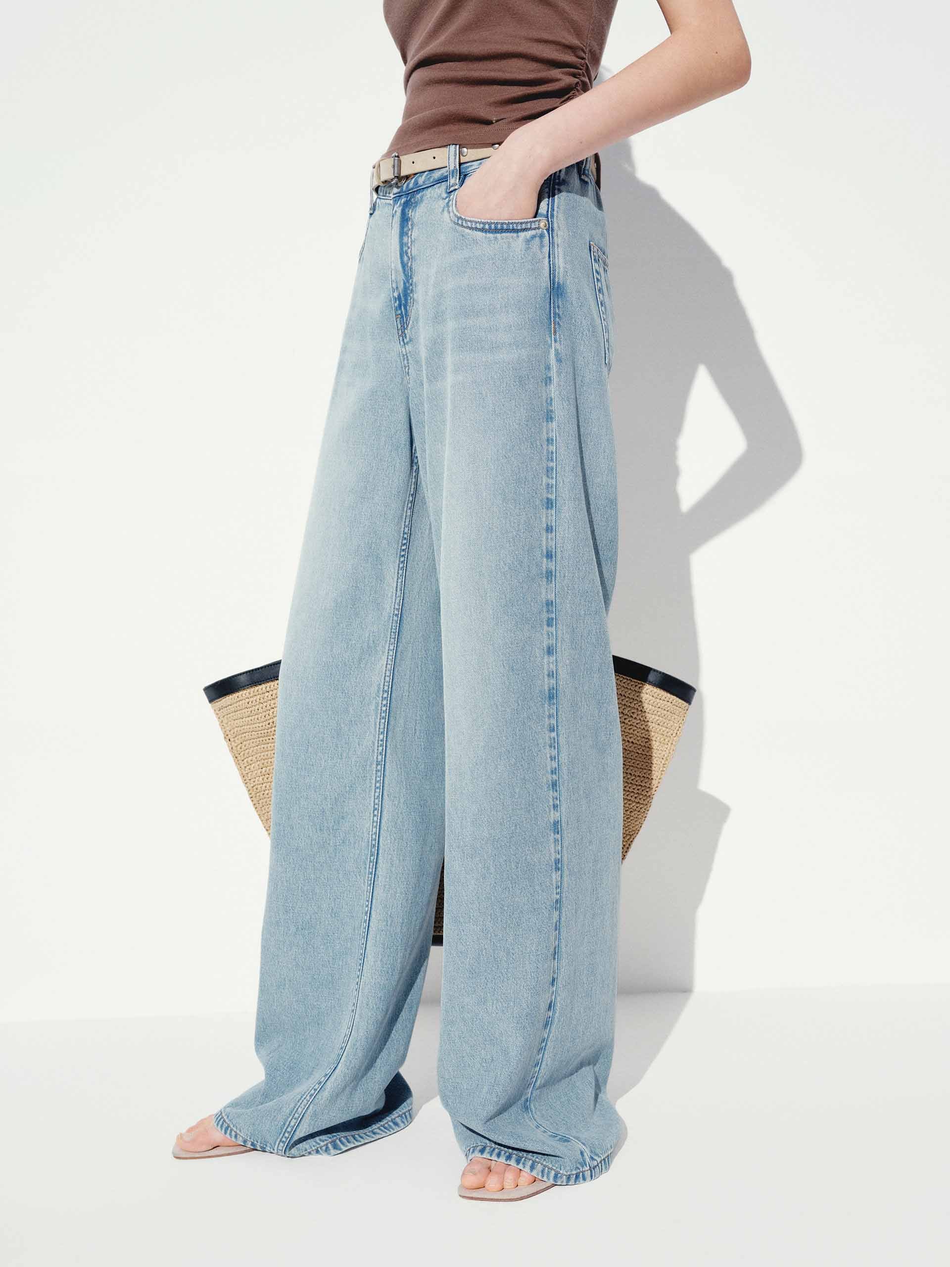 Light Blue Washed Jeans - Image 3