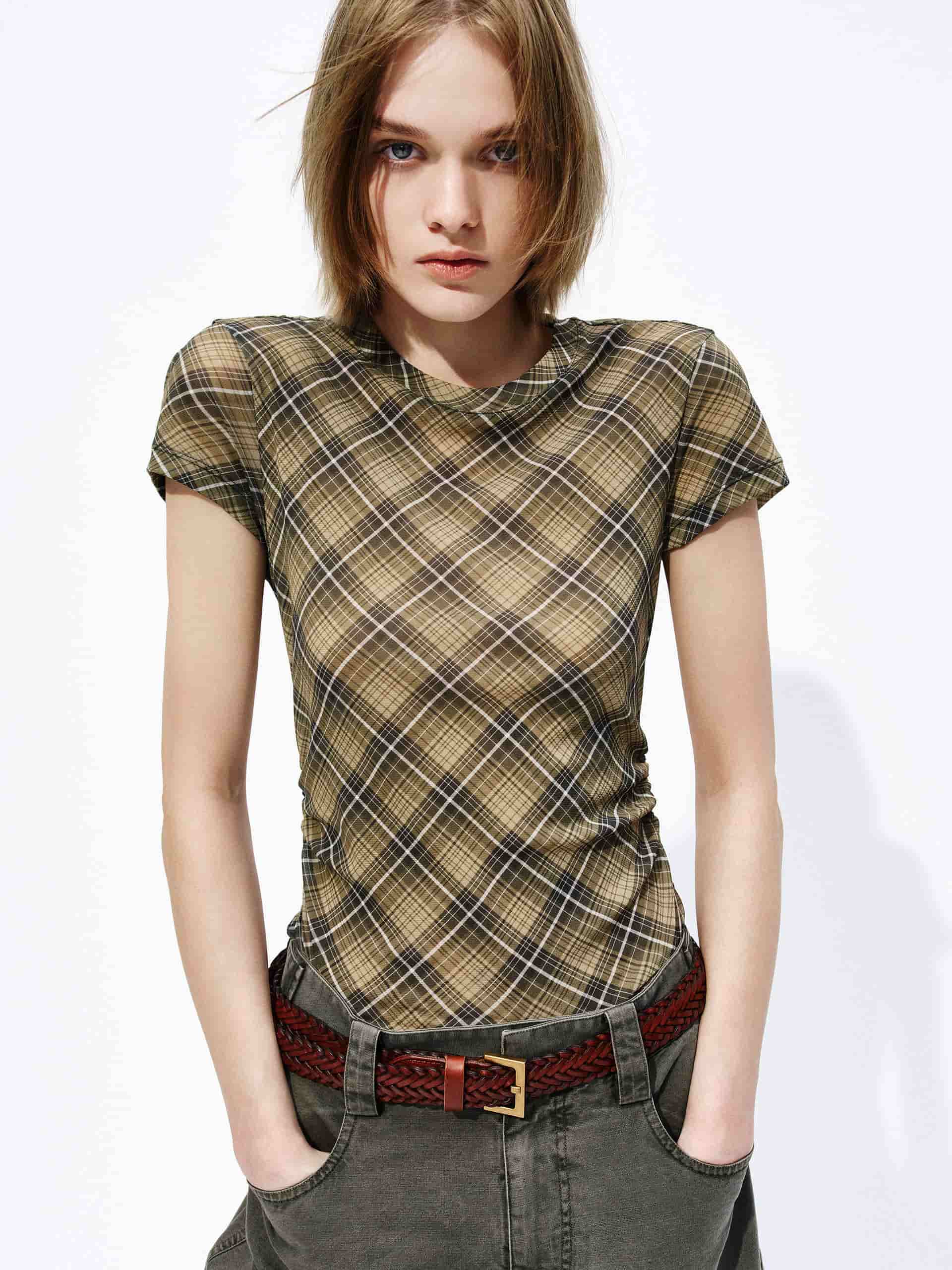 Lightweight Fitted Plaid Top - Image 5