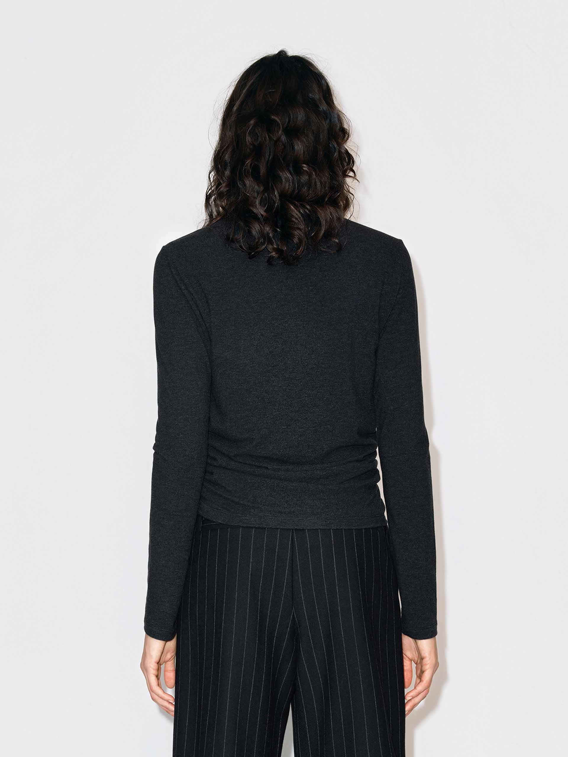 Long Sleeves Fitted T-shirt - Image 14