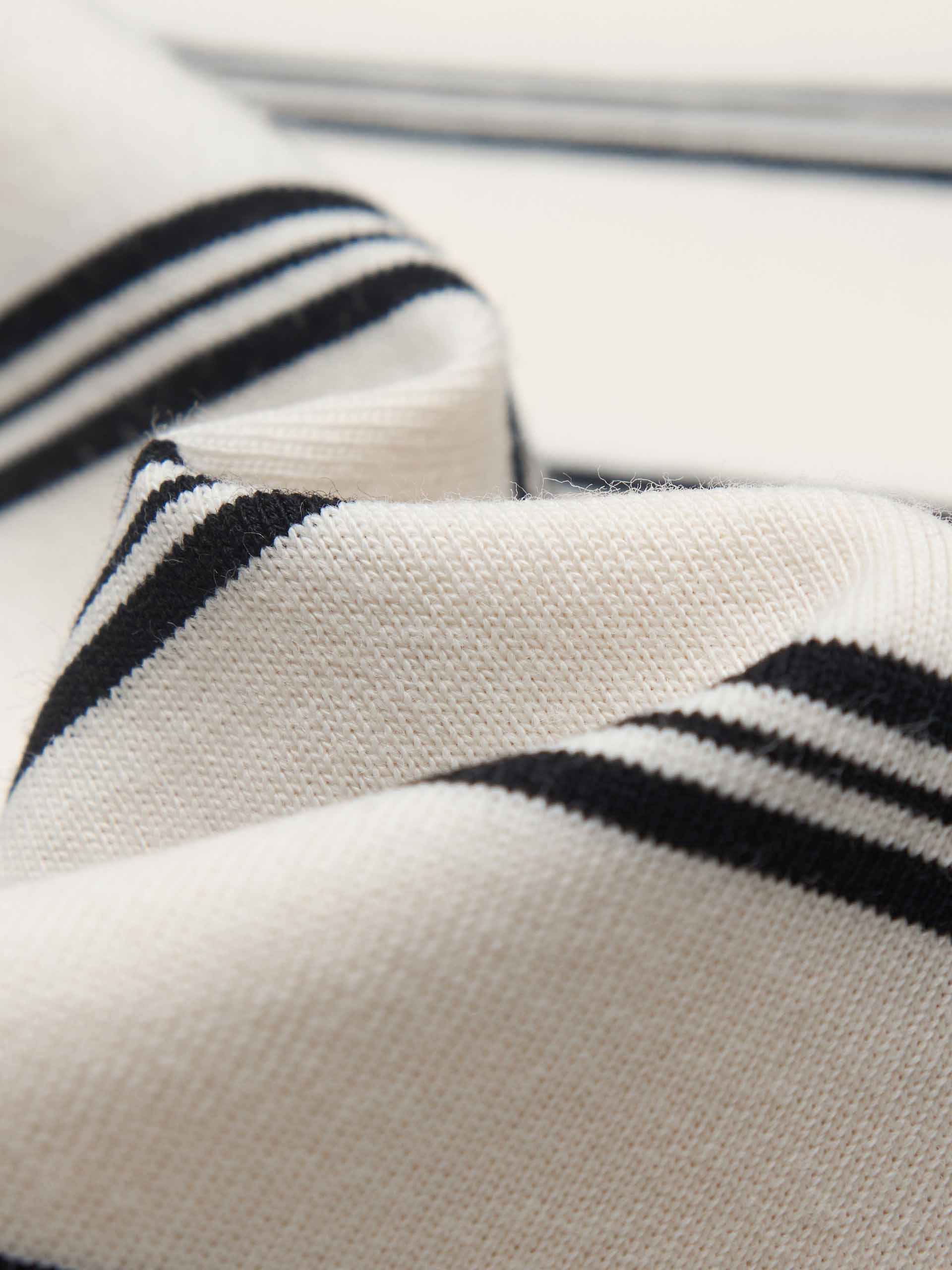 Loose Striped Print T-shirt - Image 11