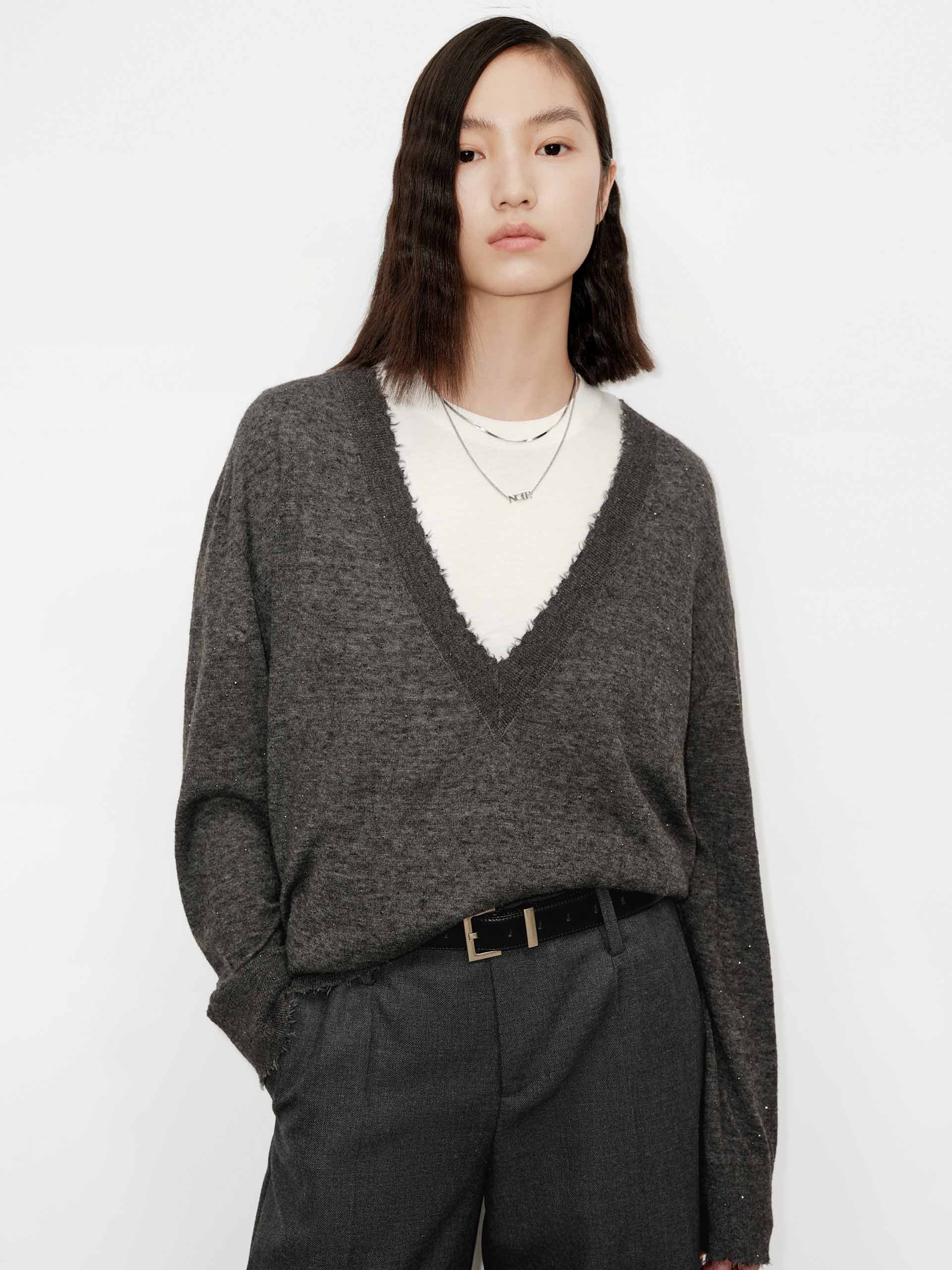 Loose V-neck Knit Sweater - Image 9