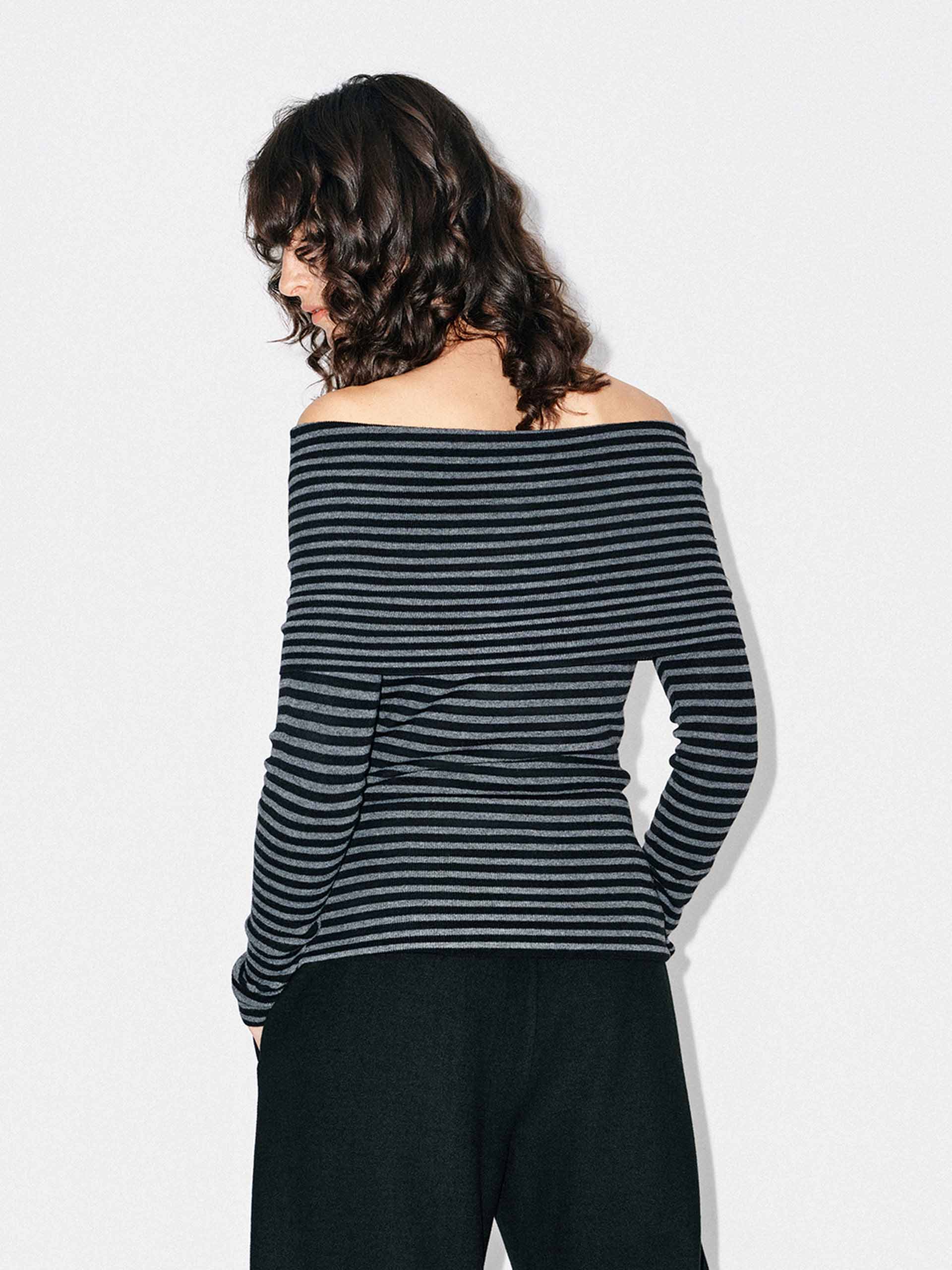 Off-shoulder Fitted Knit Top - Image 6