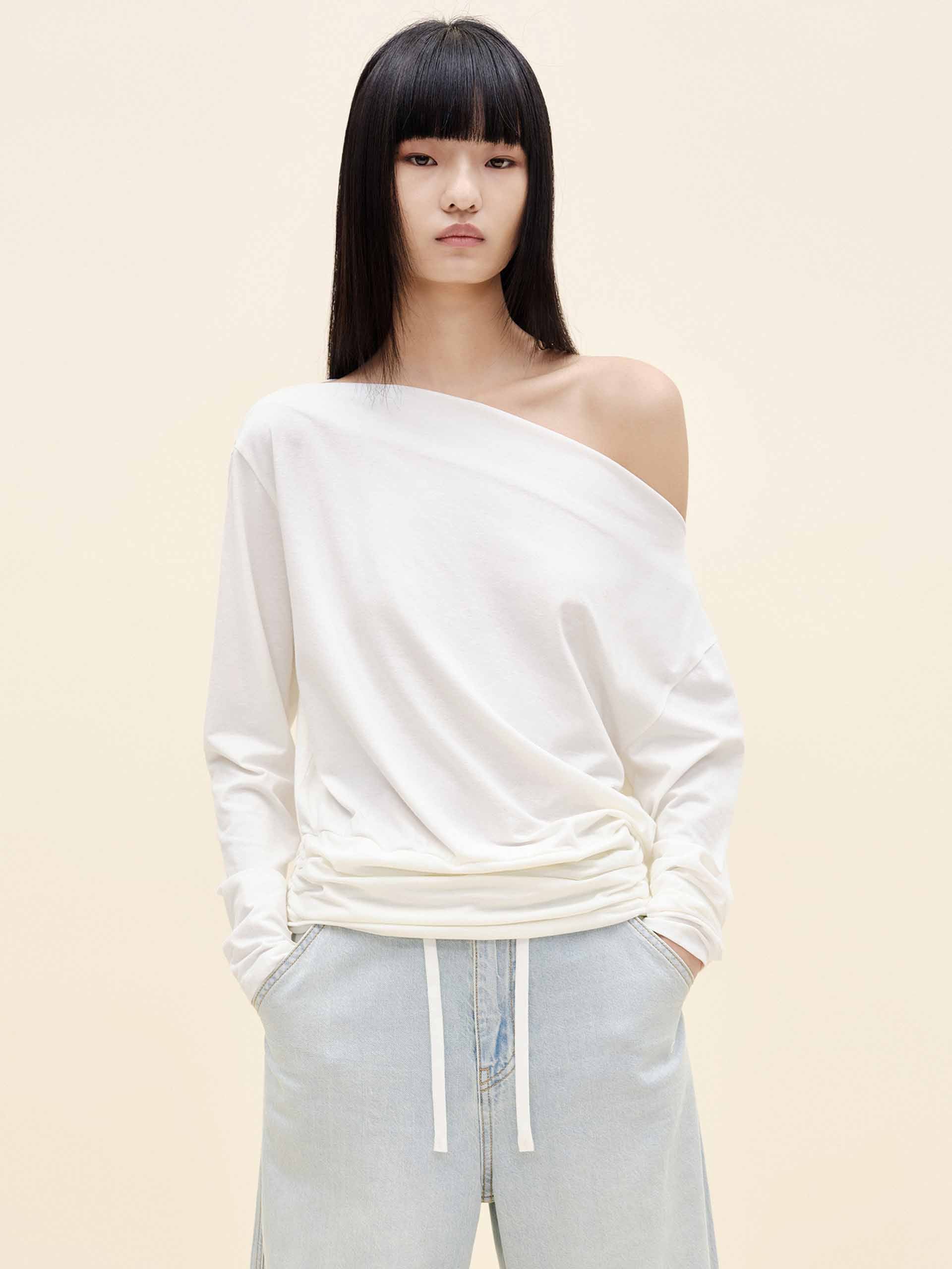 Off Shoulder Pleated T-shirt