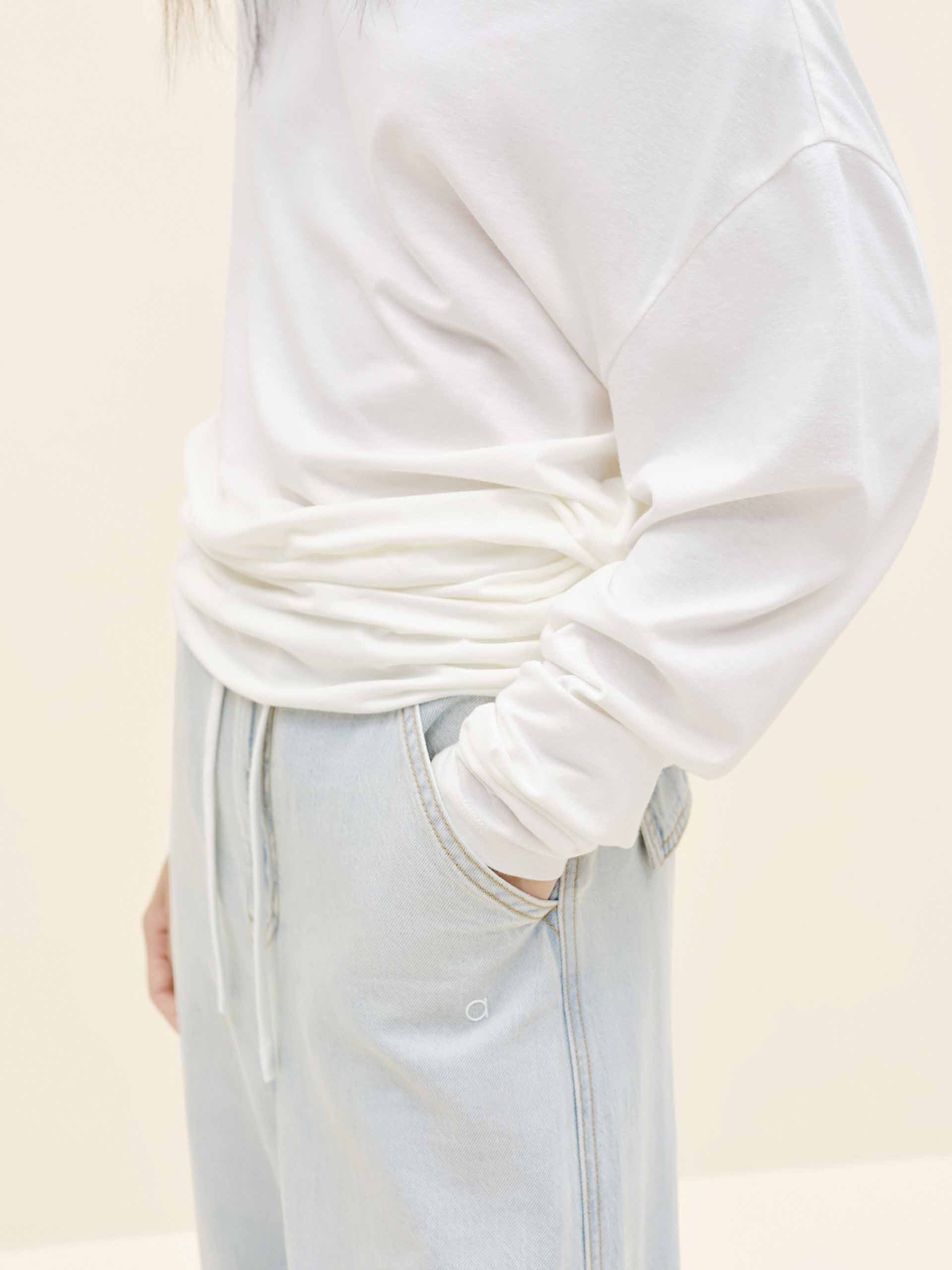 Off Shoulder Pleated T-shirt - Image 8
