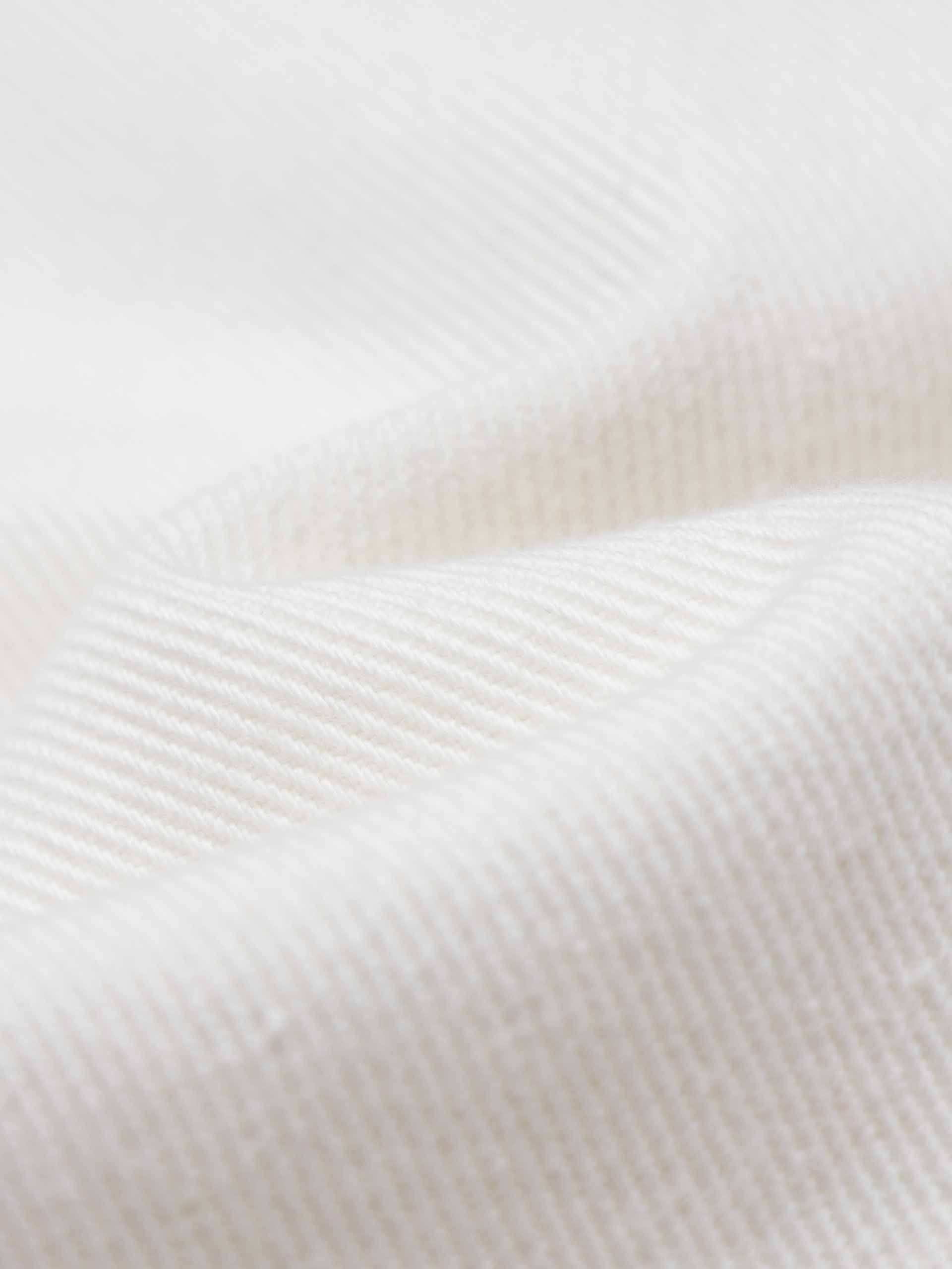 Relaxed White Straight Jeans - Image 4