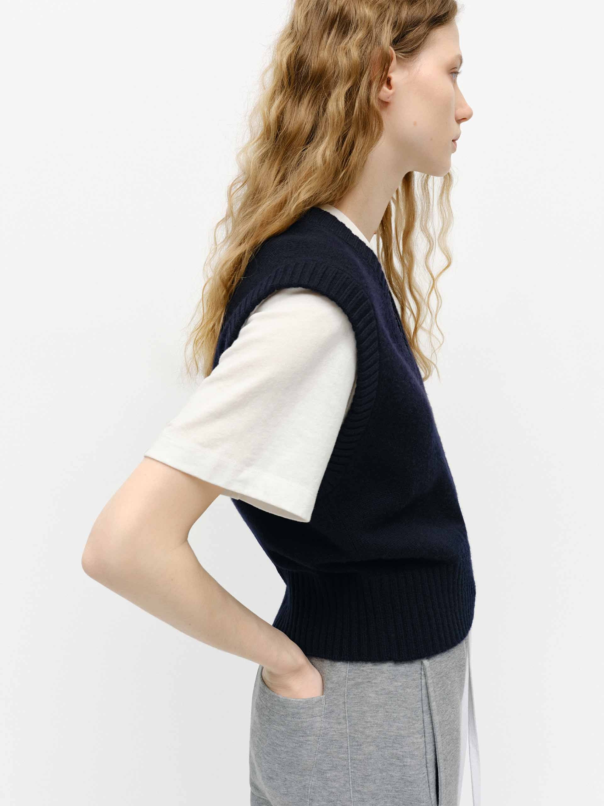 Ribbed Trim Knit Vest - Image 15