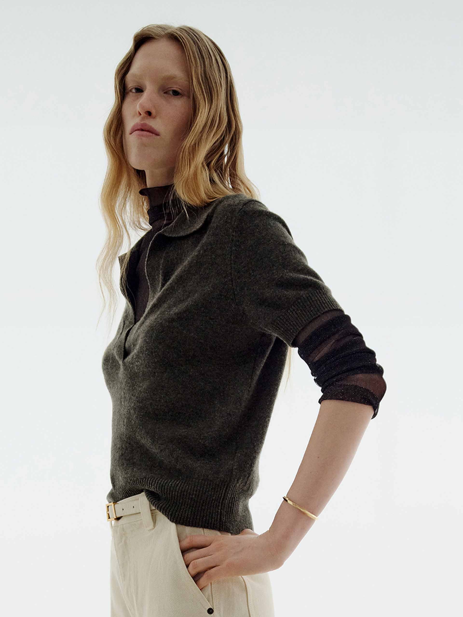 Short Sleeves V-neck Sweater - Image 14