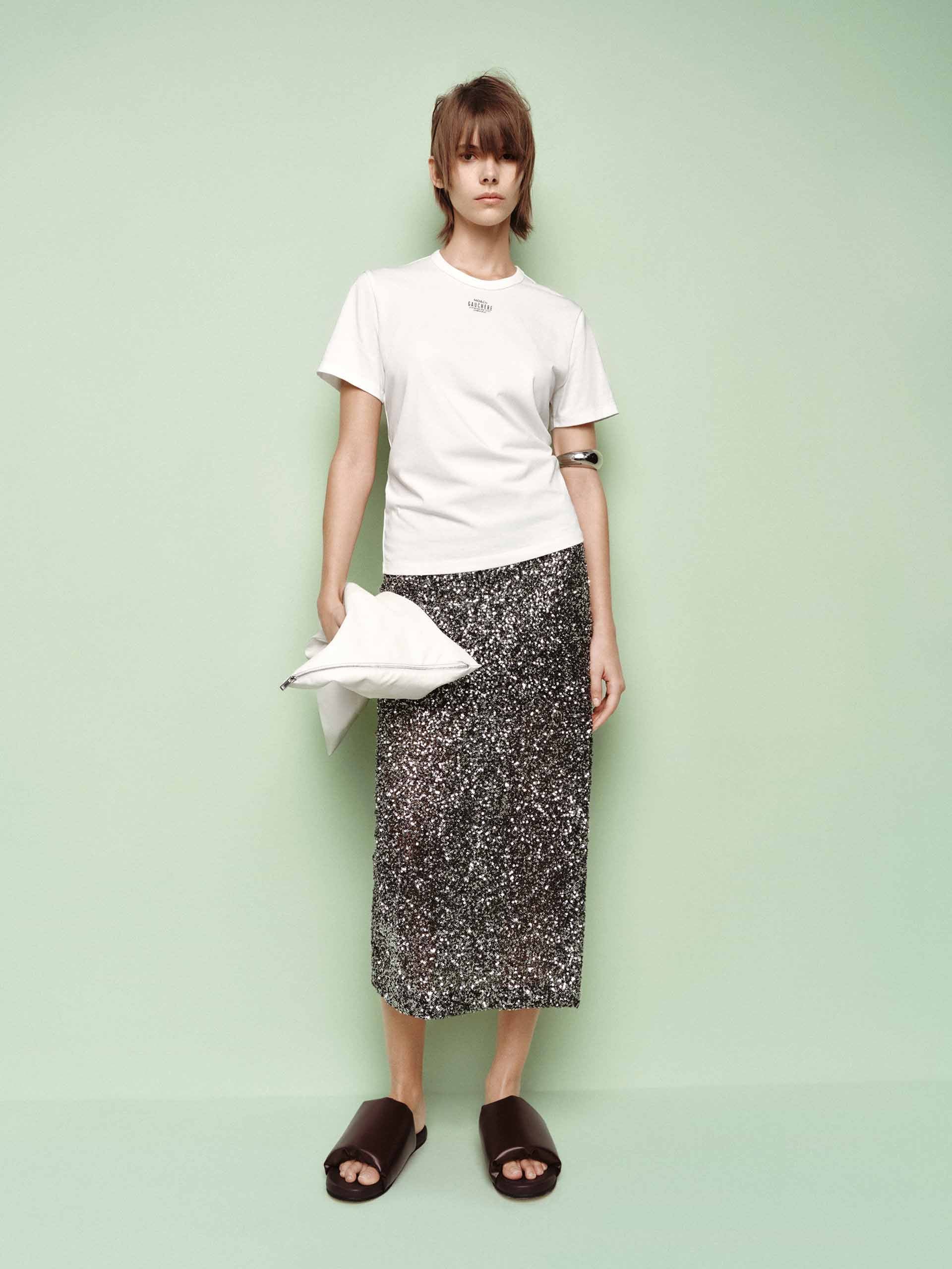 Side Pleated Letter T-shirt - Image 2