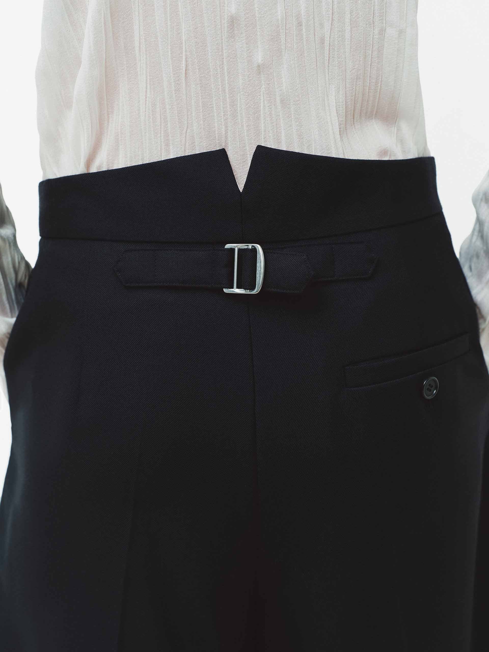 Side Pocket Pleated Shorts - Image 8