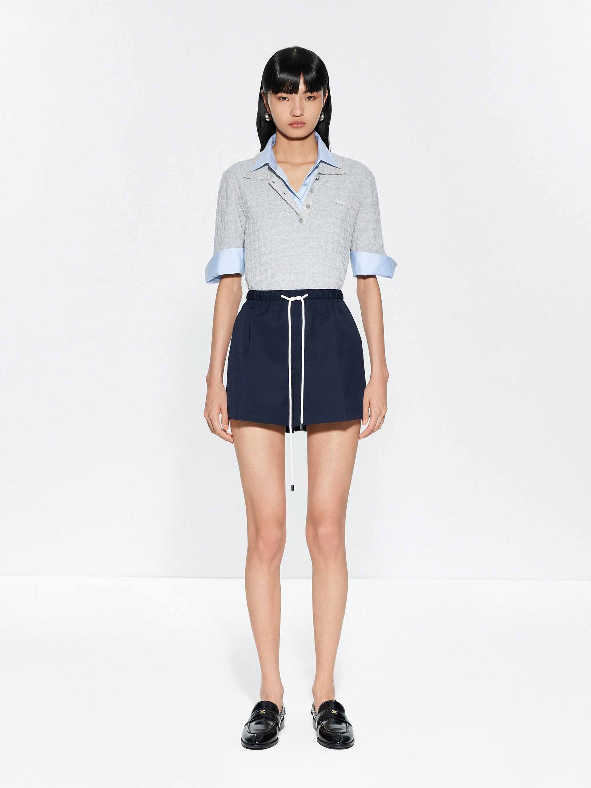 Side Pockets Drawstring Shorts - Image 2