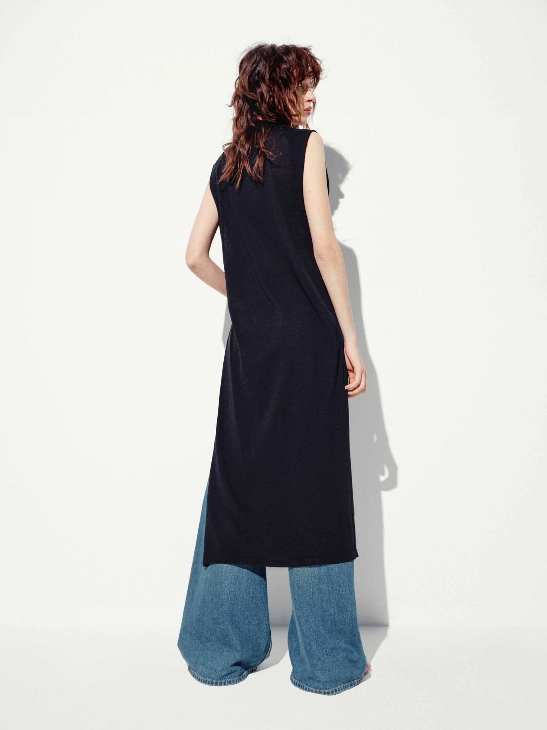 Side Slit Sleeveless Top - Image 13