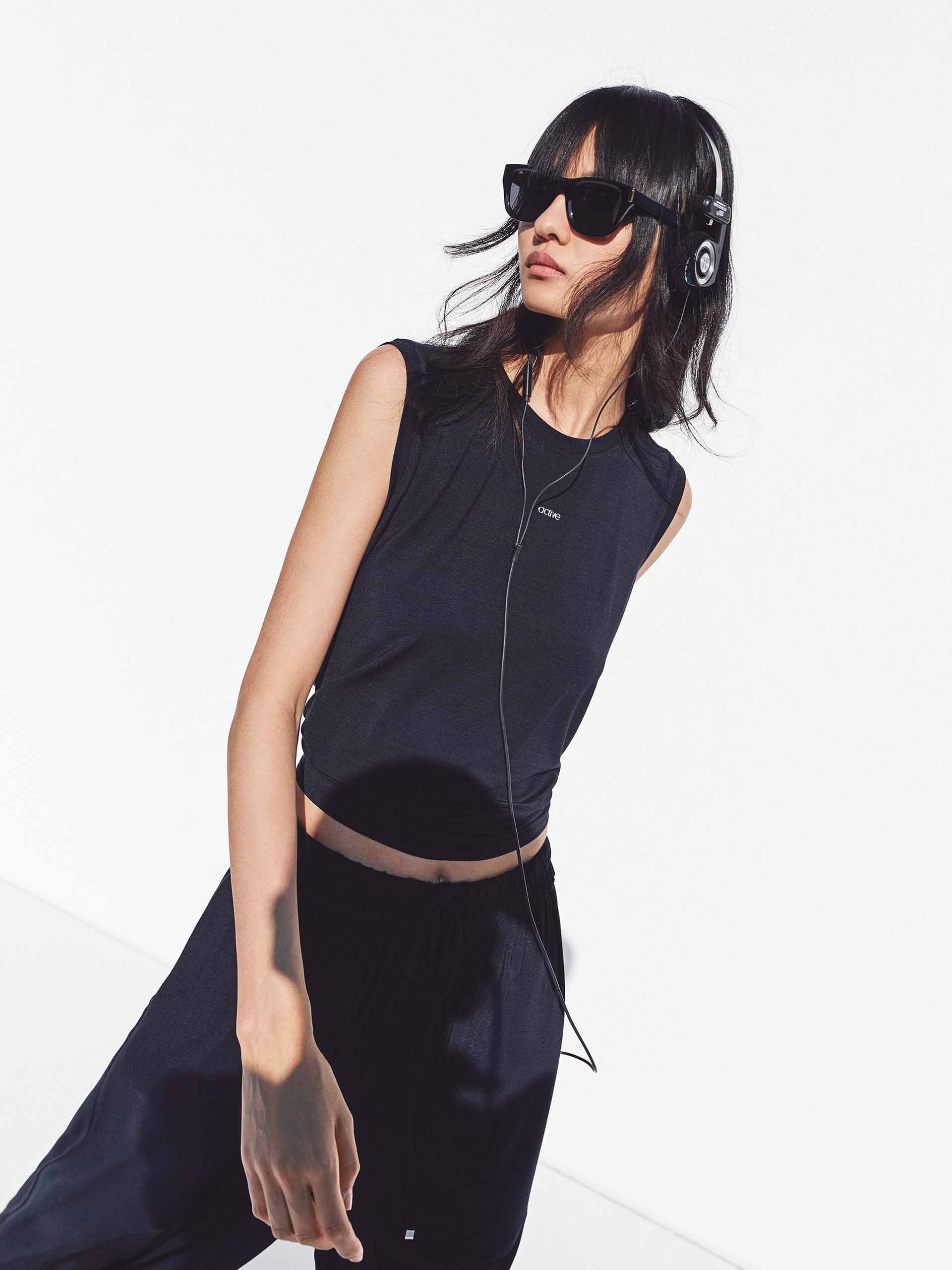 Sleeveless Back Tie Top - Image 9