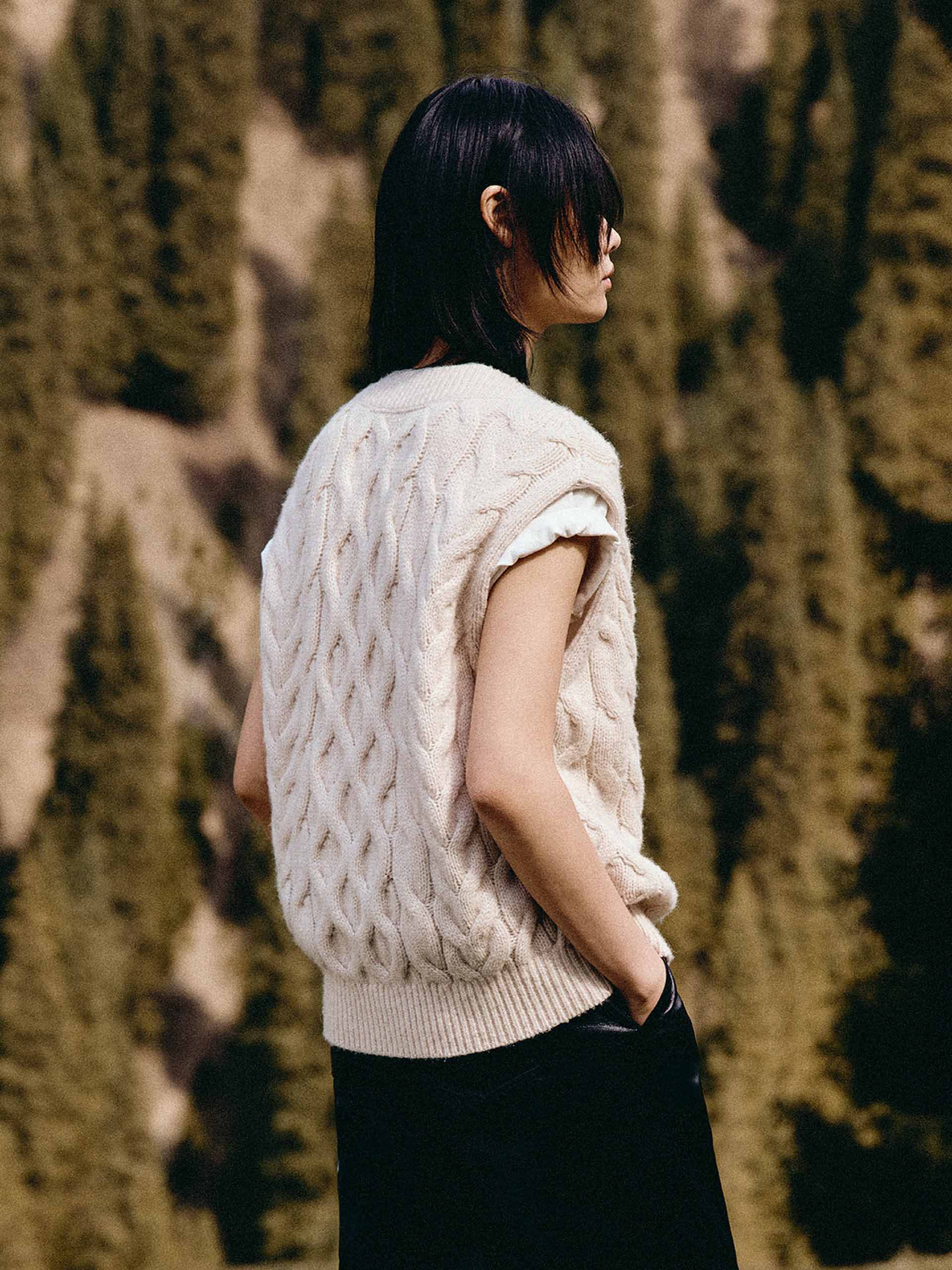 Sleeveless Cable Knitted Top - Image 2