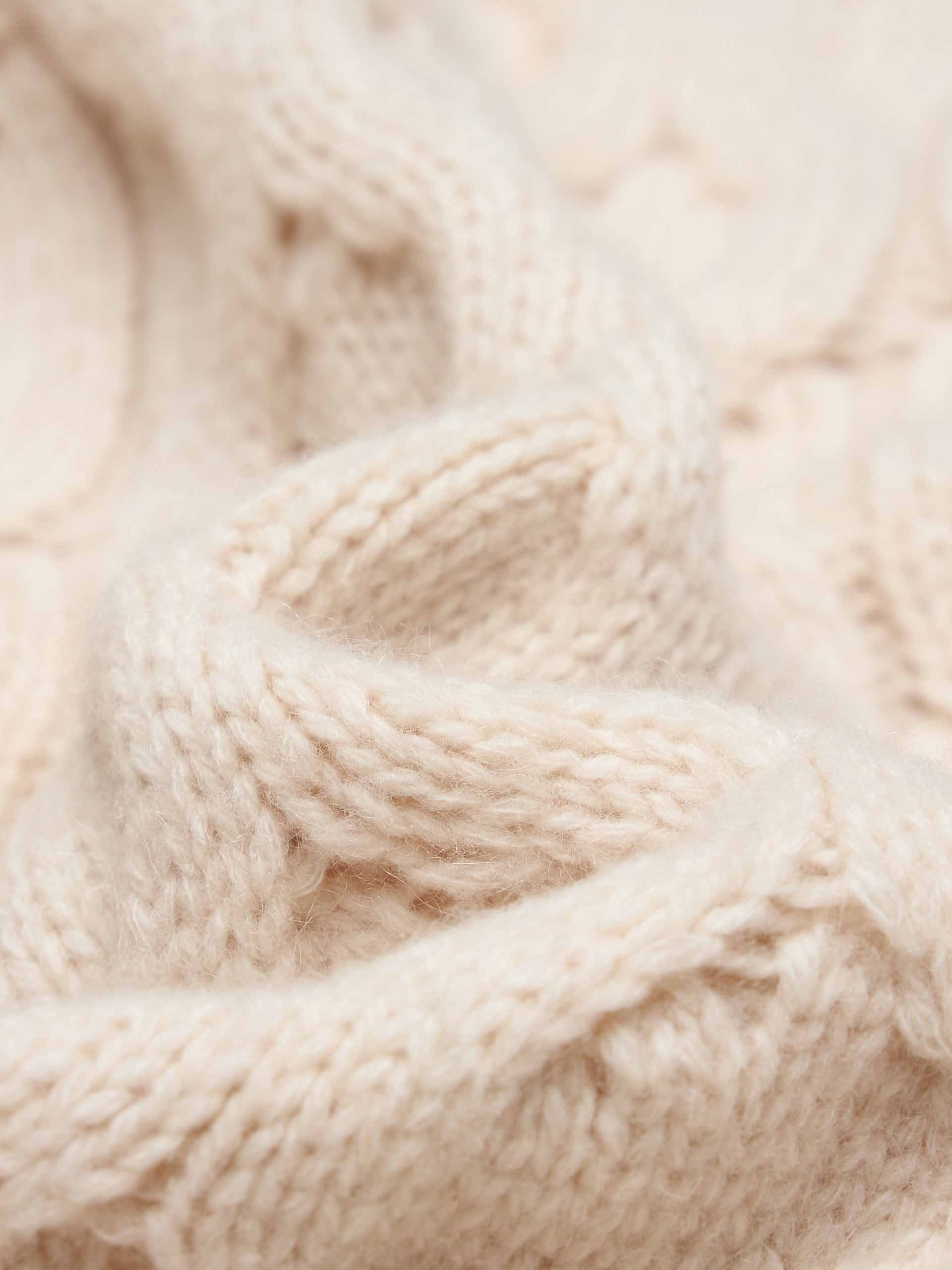 Sleeveless Cable Knitted Top - Image 4